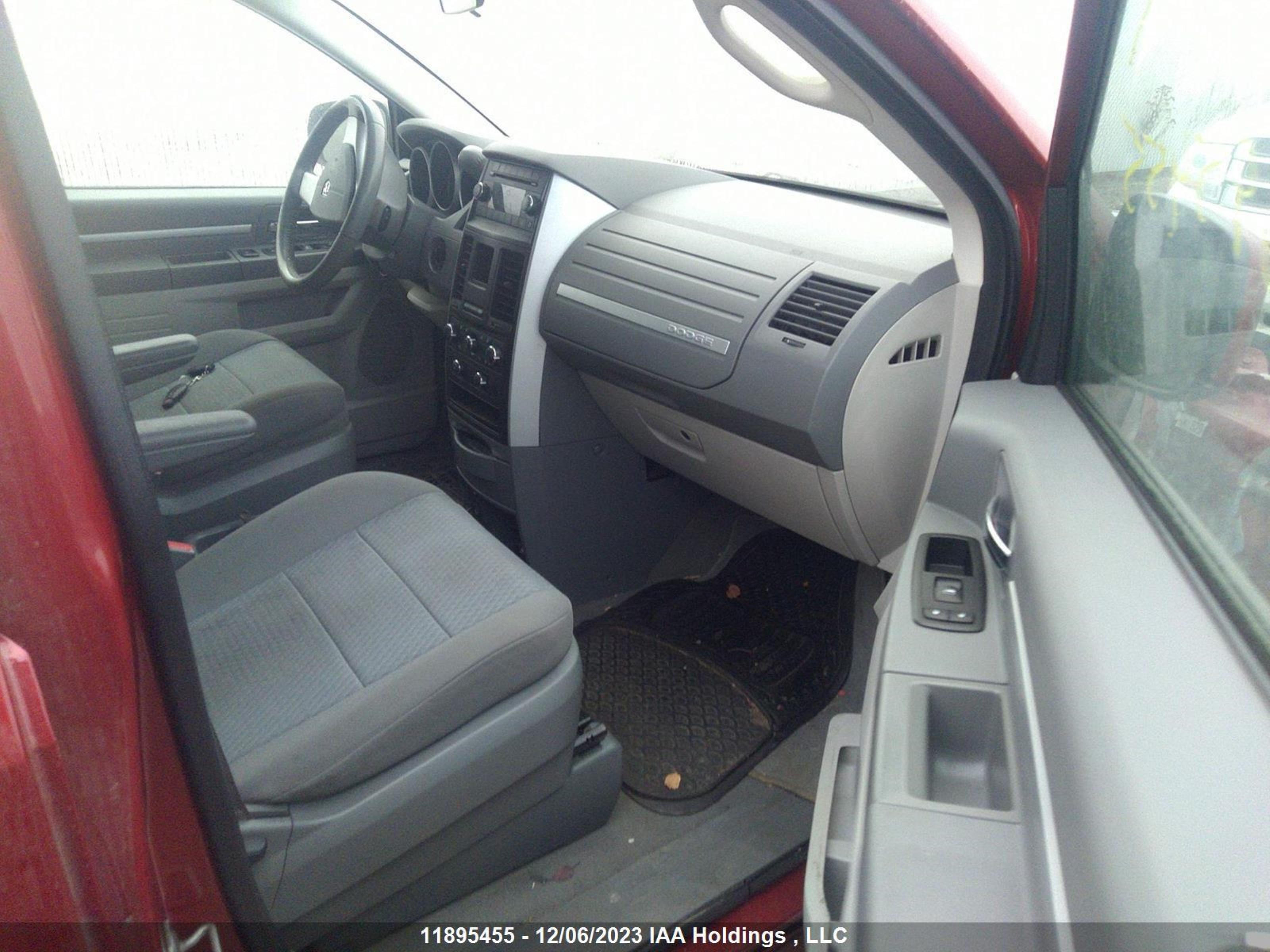 Photo 4 VIN: 2D8HN44E79R700572 - DODGE CARAVAN 