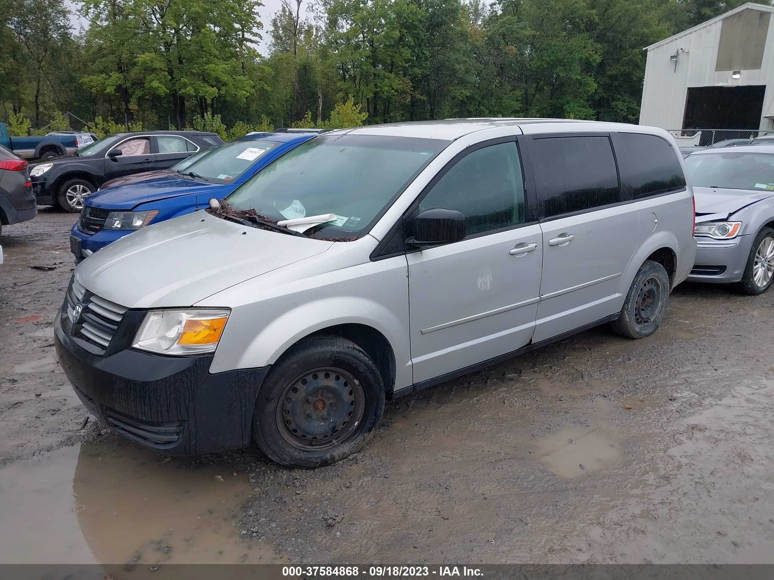 Photo 1 VIN: 2D8HN44EX9R517179 - DODGE CARAVAN 