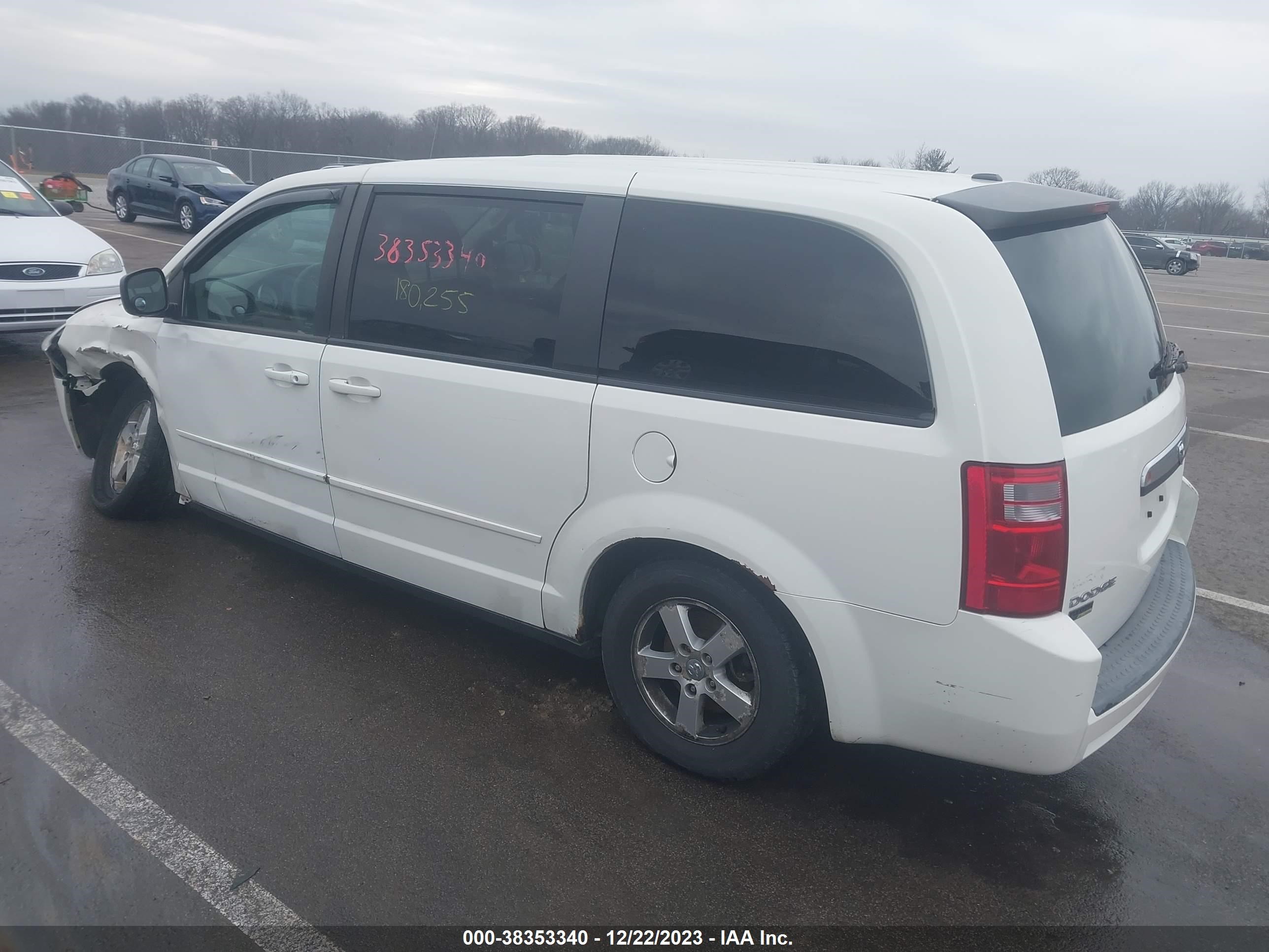 Photo 2 VIN: 2D8HN44EX9R576149 - DODGE CARAVAN 