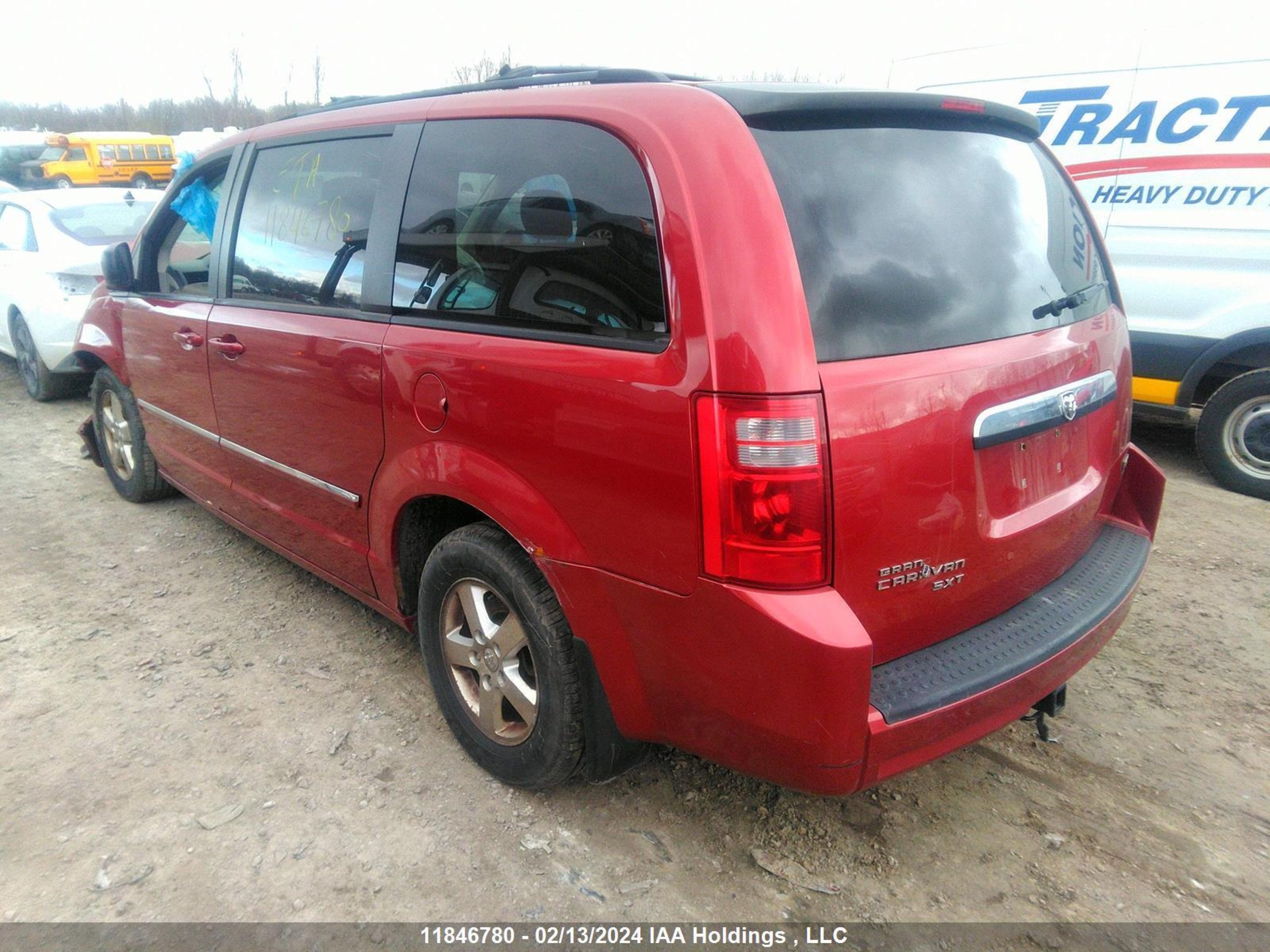 Photo 2 VIN: 2D8HN44H08R685275 - DODGE CARAVAN 