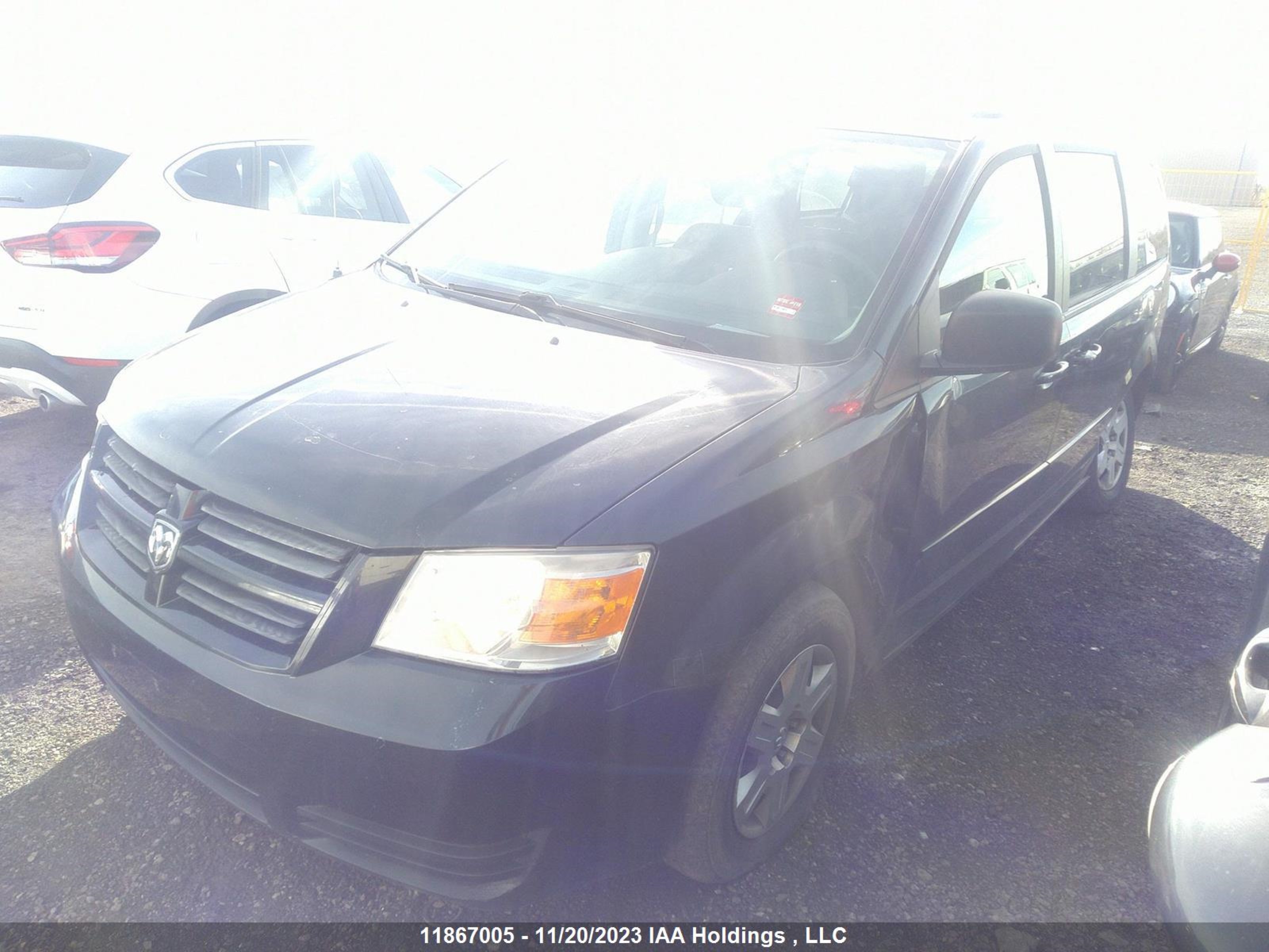 Photo 1 VIN: 2D8HN44H28R675718 - DODGE CARAVAN 