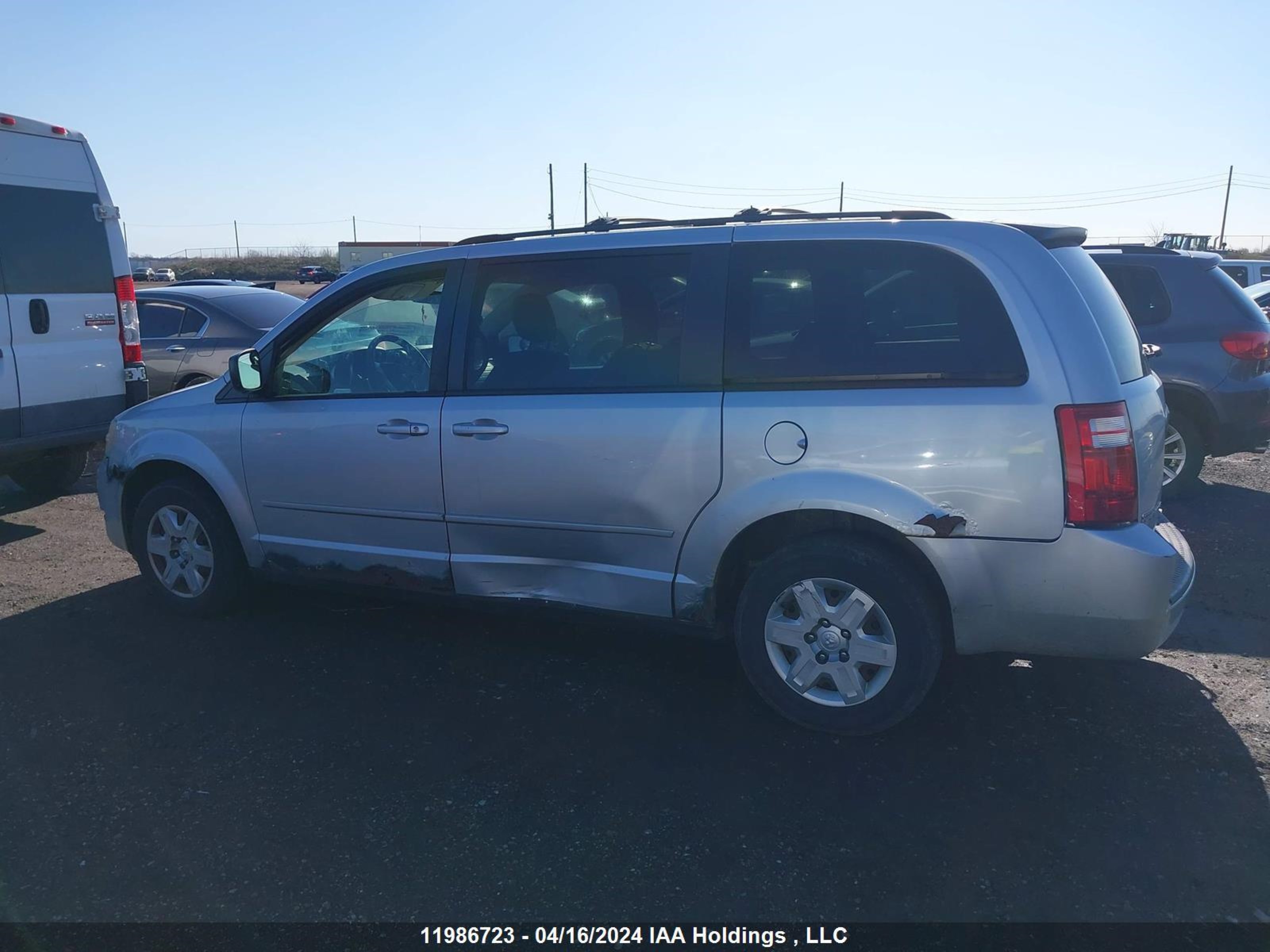 Photo 13 VIN: 2D8HN44H58R805913 - DODGE CARAVAN 