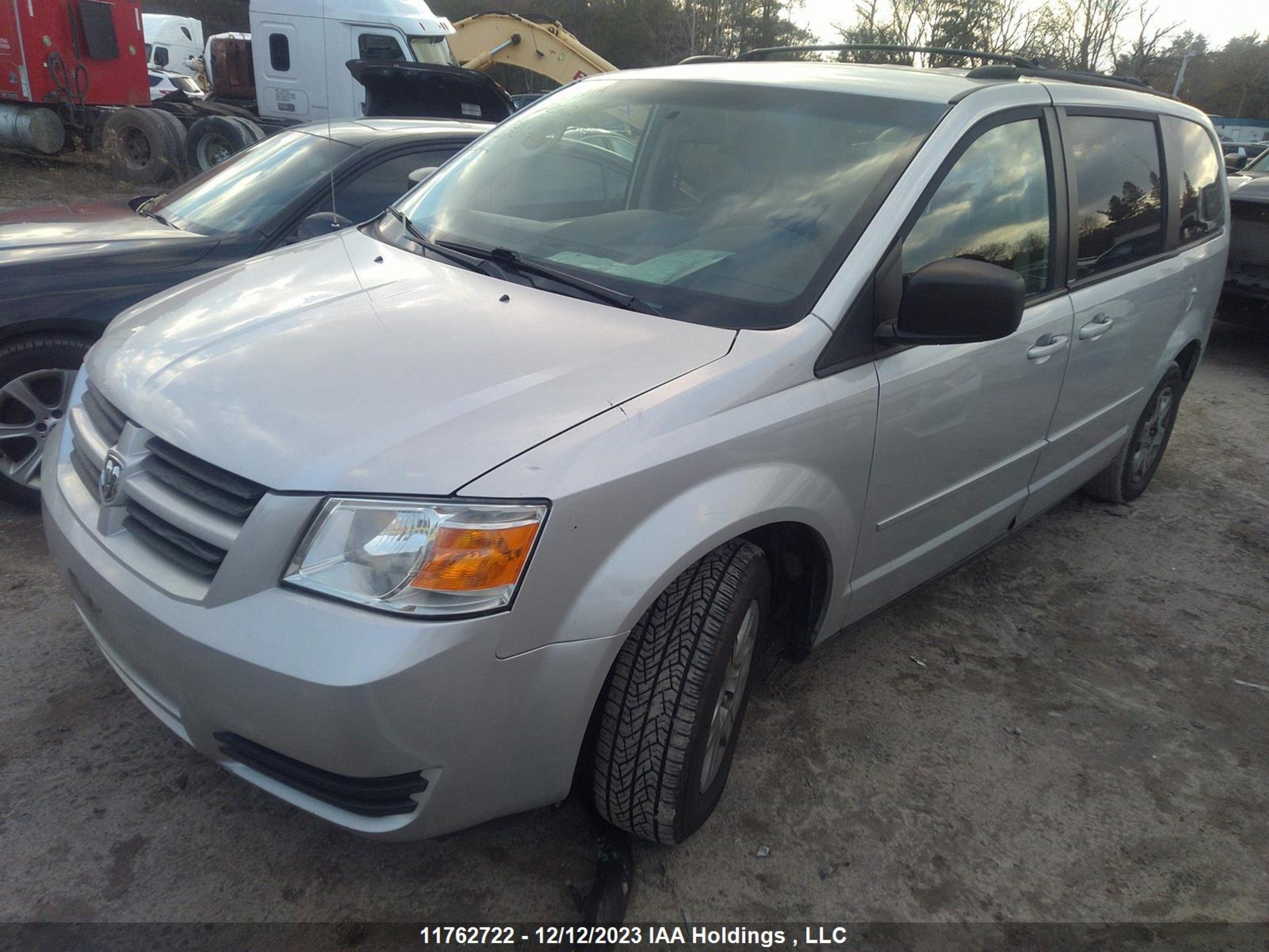 Photo 1 VIN: 2D8HN44H88R809826 - DODGE CARAVAN 