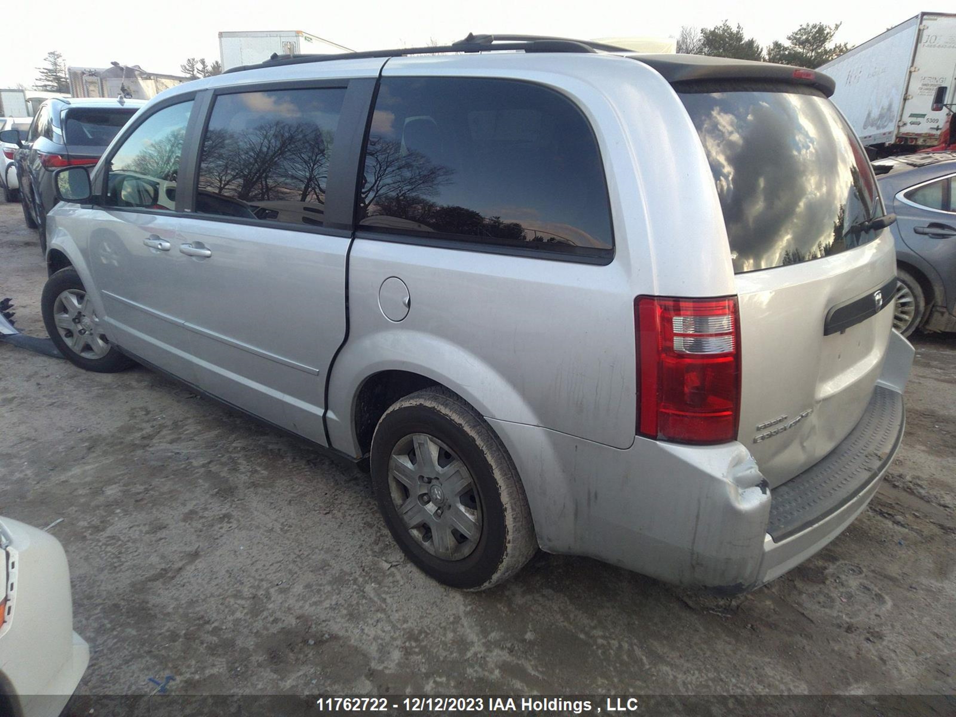 Photo 2 VIN: 2D8HN44H88R809826 - DODGE CARAVAN 