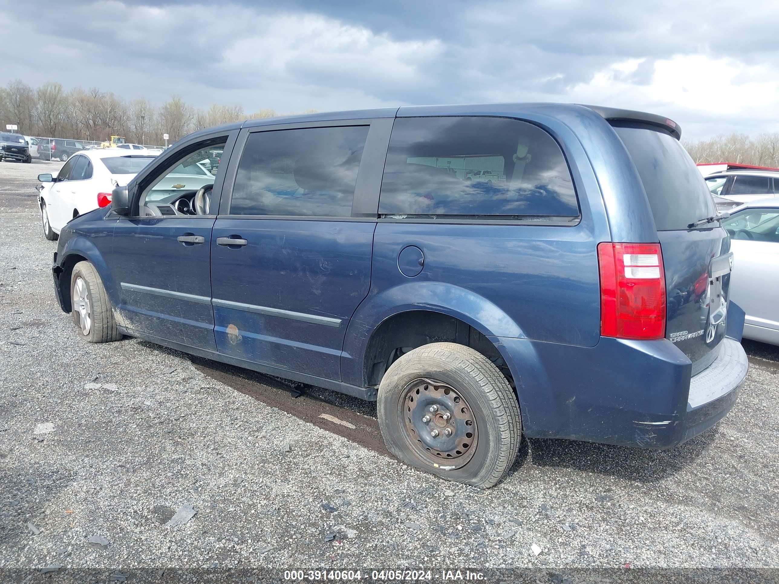 Photo 2 VIN: 2D8HN44HX8R110861 - DODGE CARAVAN 