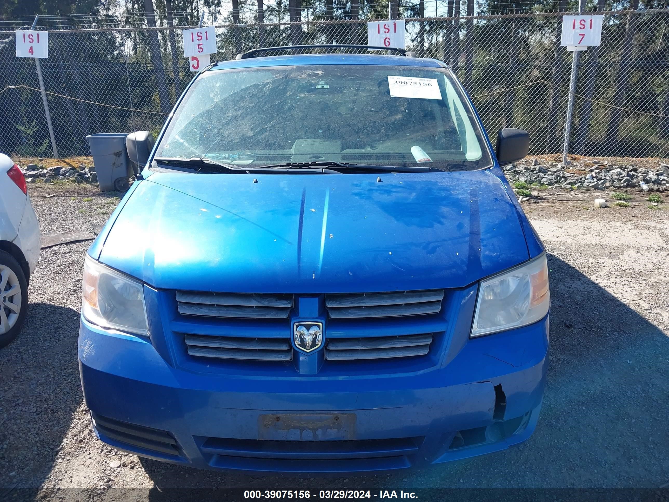 Photo 11 VIN: 2D8HN44HX8R805244 - DODGE CARAVAN 