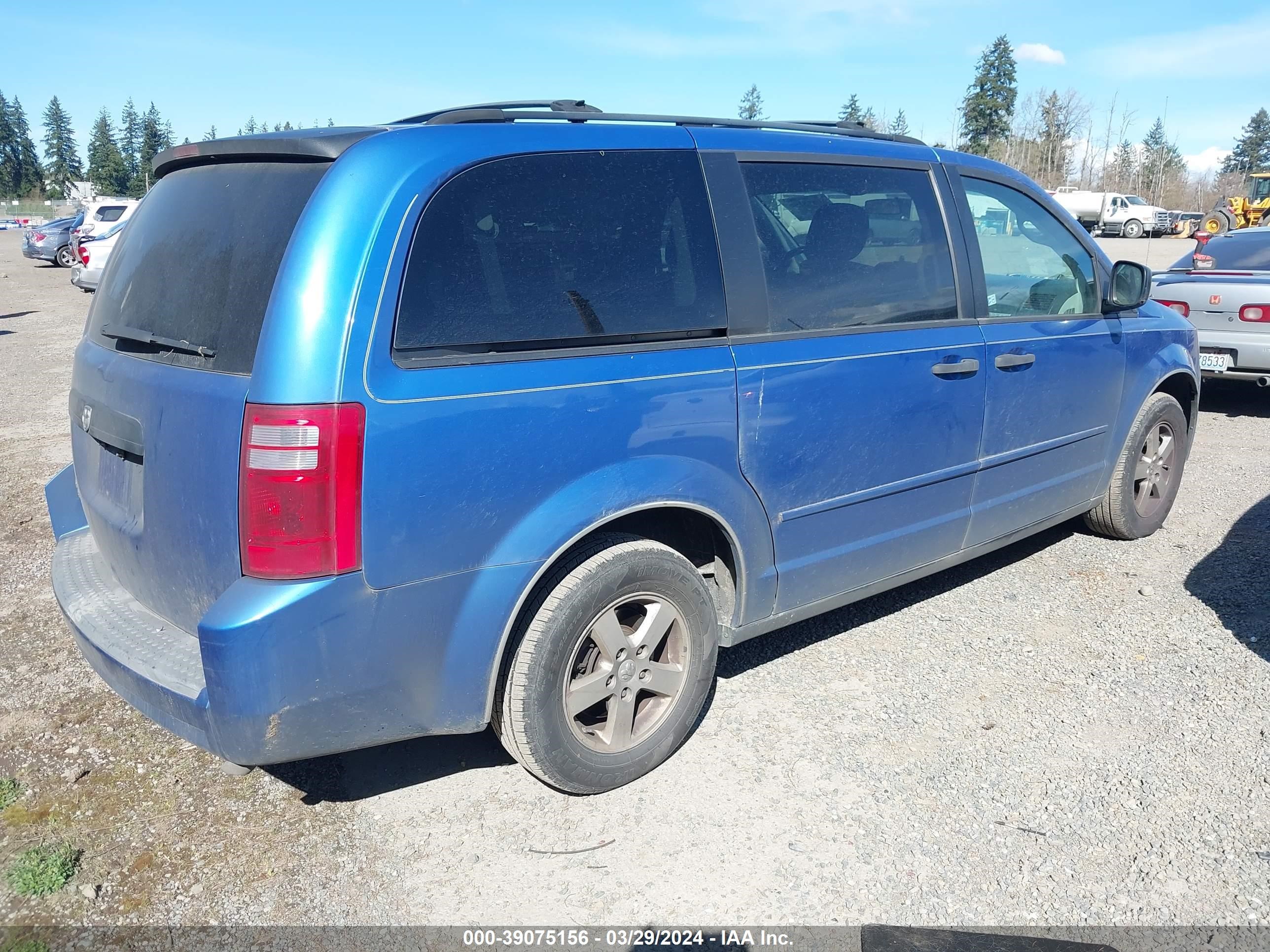 Photo 3 VIN: 2D8HN44HX8R805244 - DODGE CARAVAN 