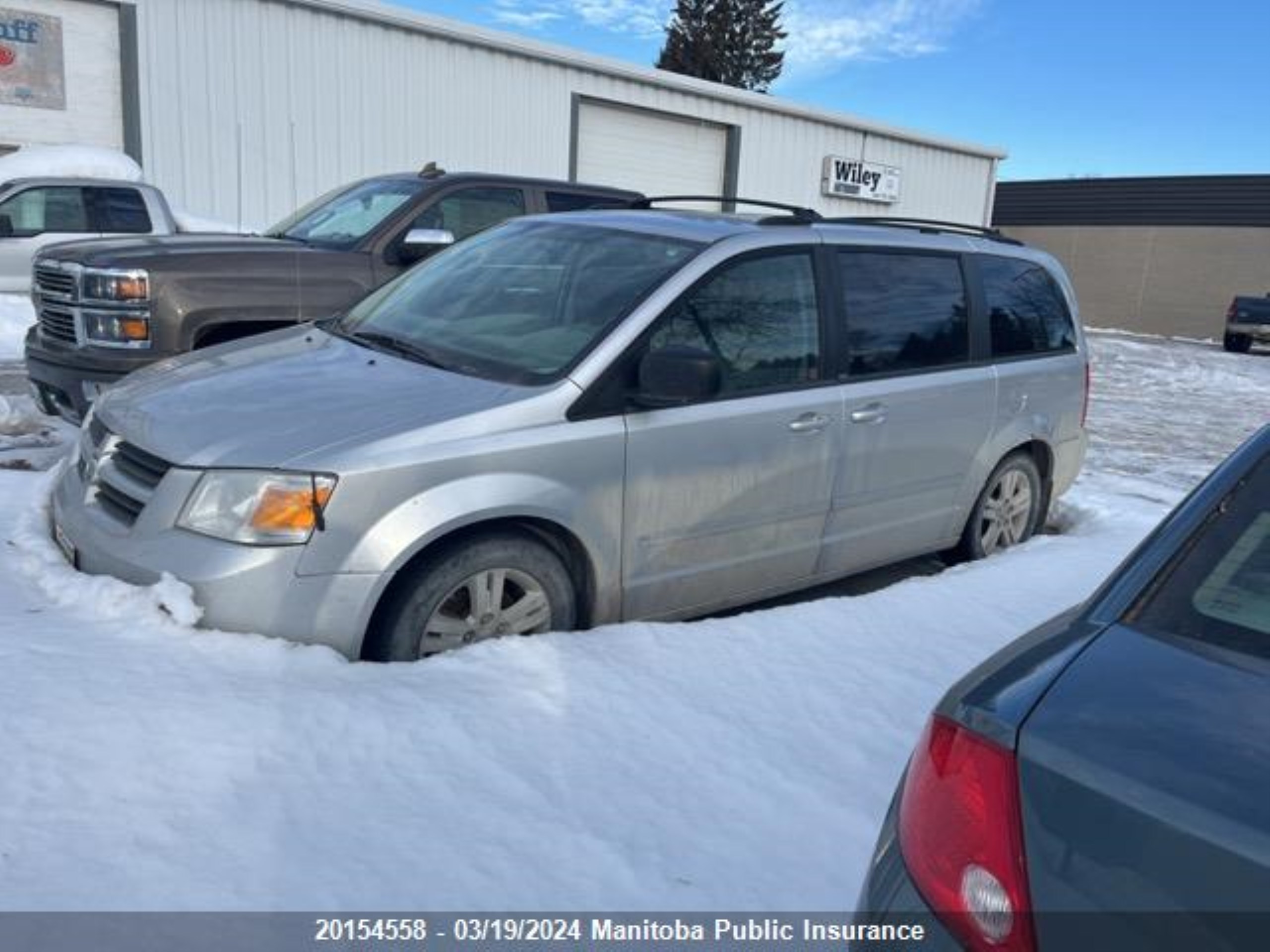 Photo 1 VIN: 2D8HN44P38R602669 - DODGE CARAVAN 