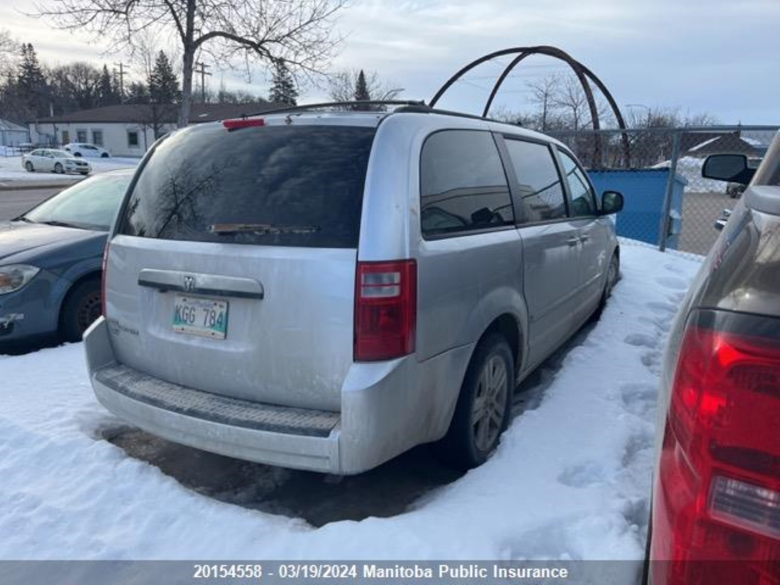 Photo 3 VIN: 2D8HN44P38R602669 - DODGE CARAVAN 