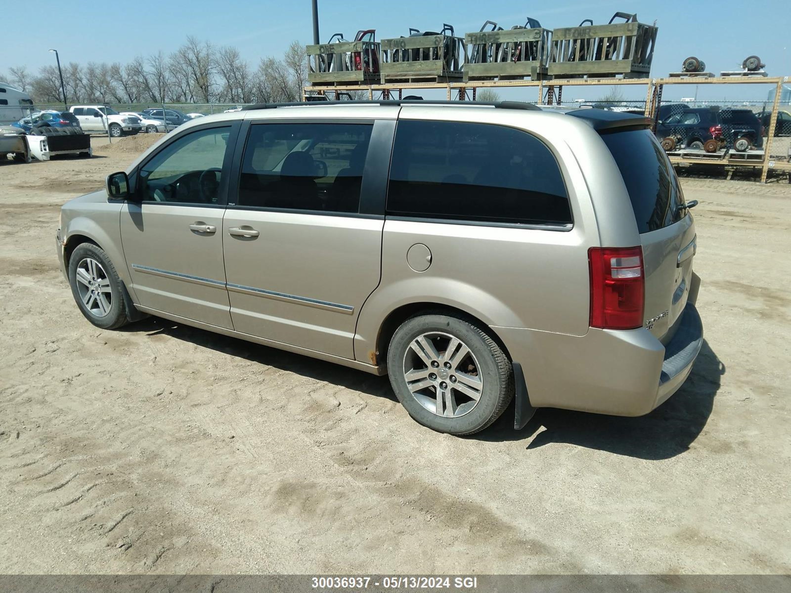 Photo 2 VIN: 2D8HN44X69R692871 - DODGE CARAVAN 