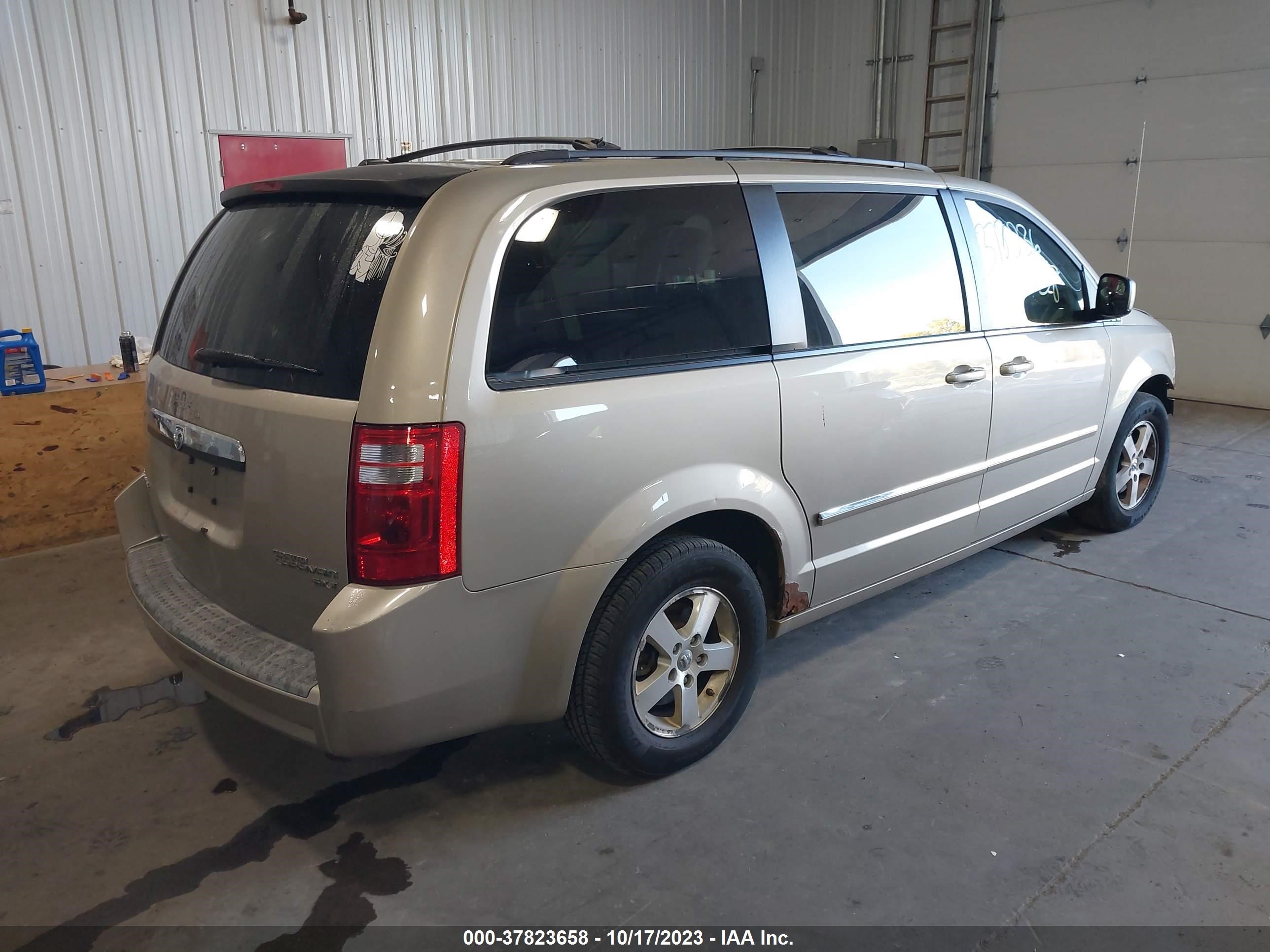 Photo 3 VIN: 2D8HN54109R617780 - DODGE CARAVAN 