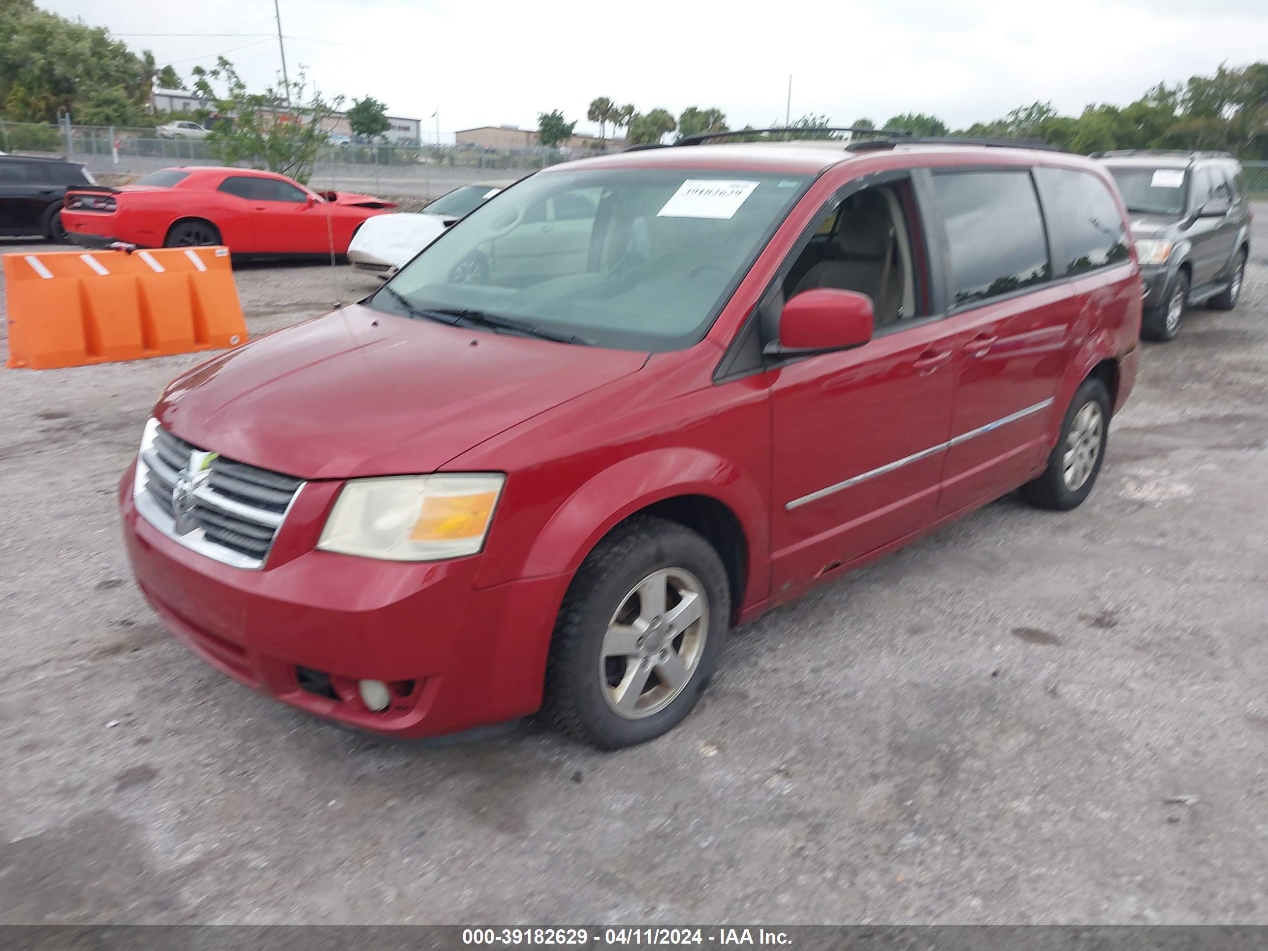 Photo 1 VIN: 2D8HN54149R628880 - DODGE CARAVAN 