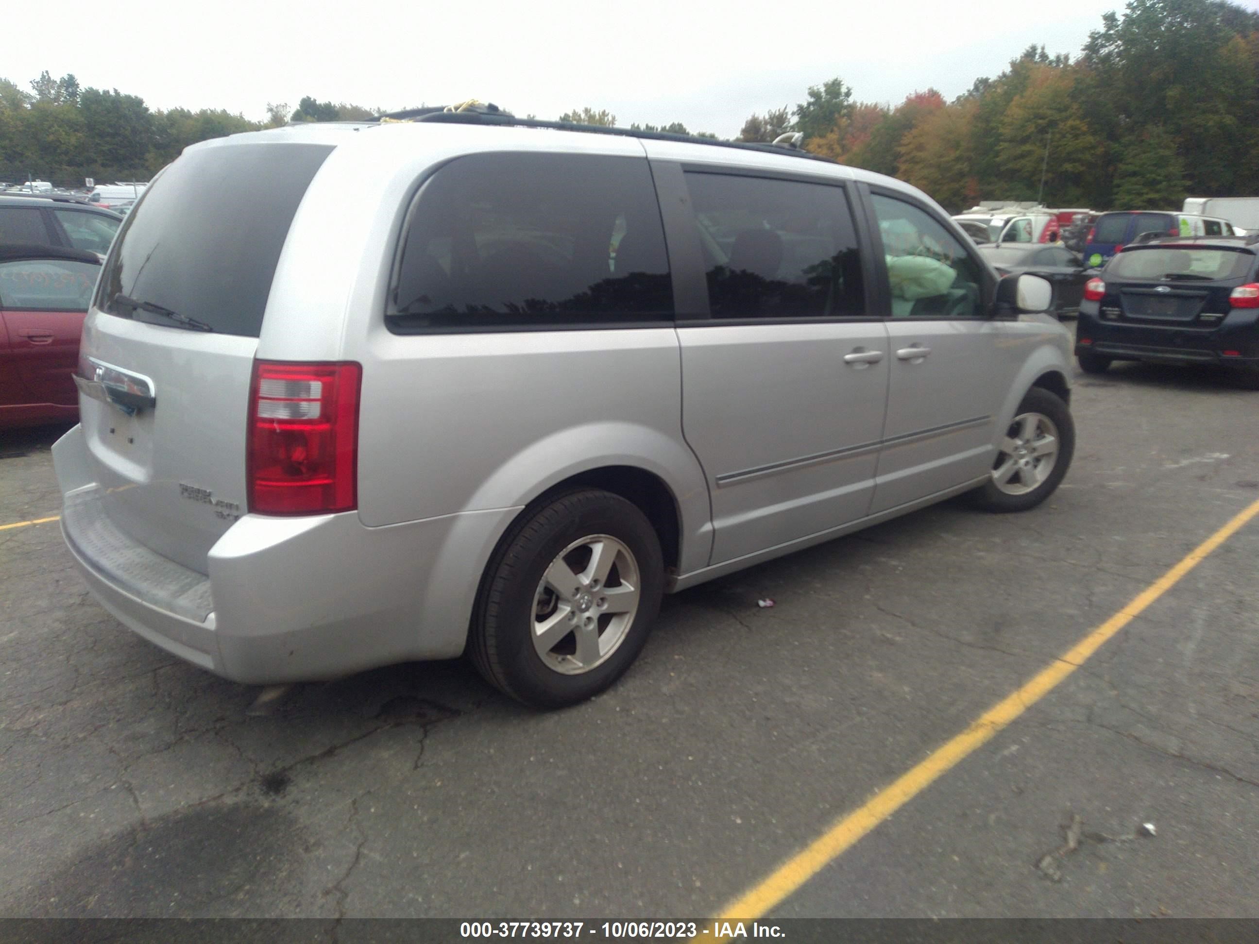 Photo 3 VIN: 2D8HN54189R628770 - DODGE CARAVAN 