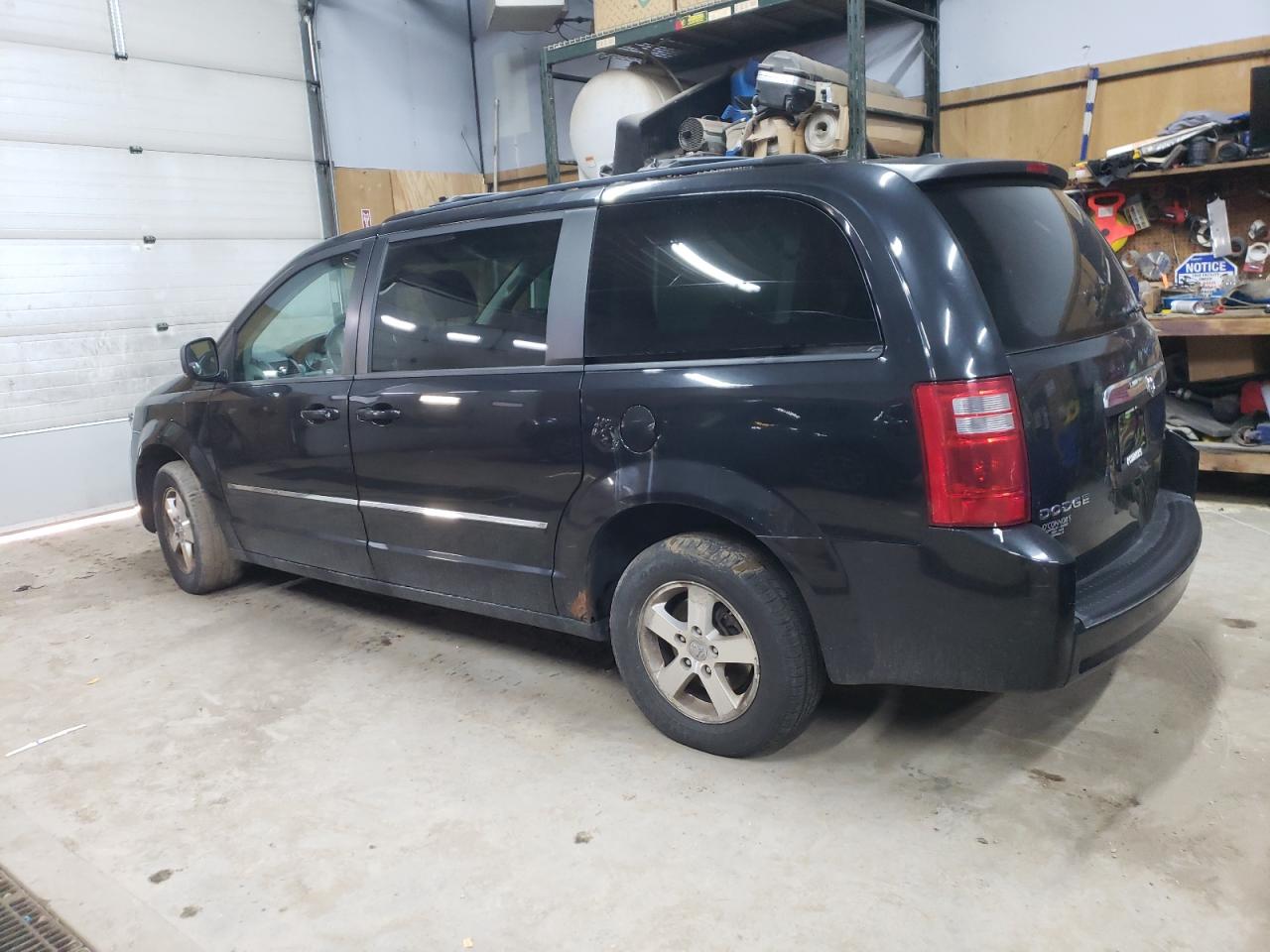 Photo 1 VIN: 2D8HN54189R667021 - DODGE CARAVAN 