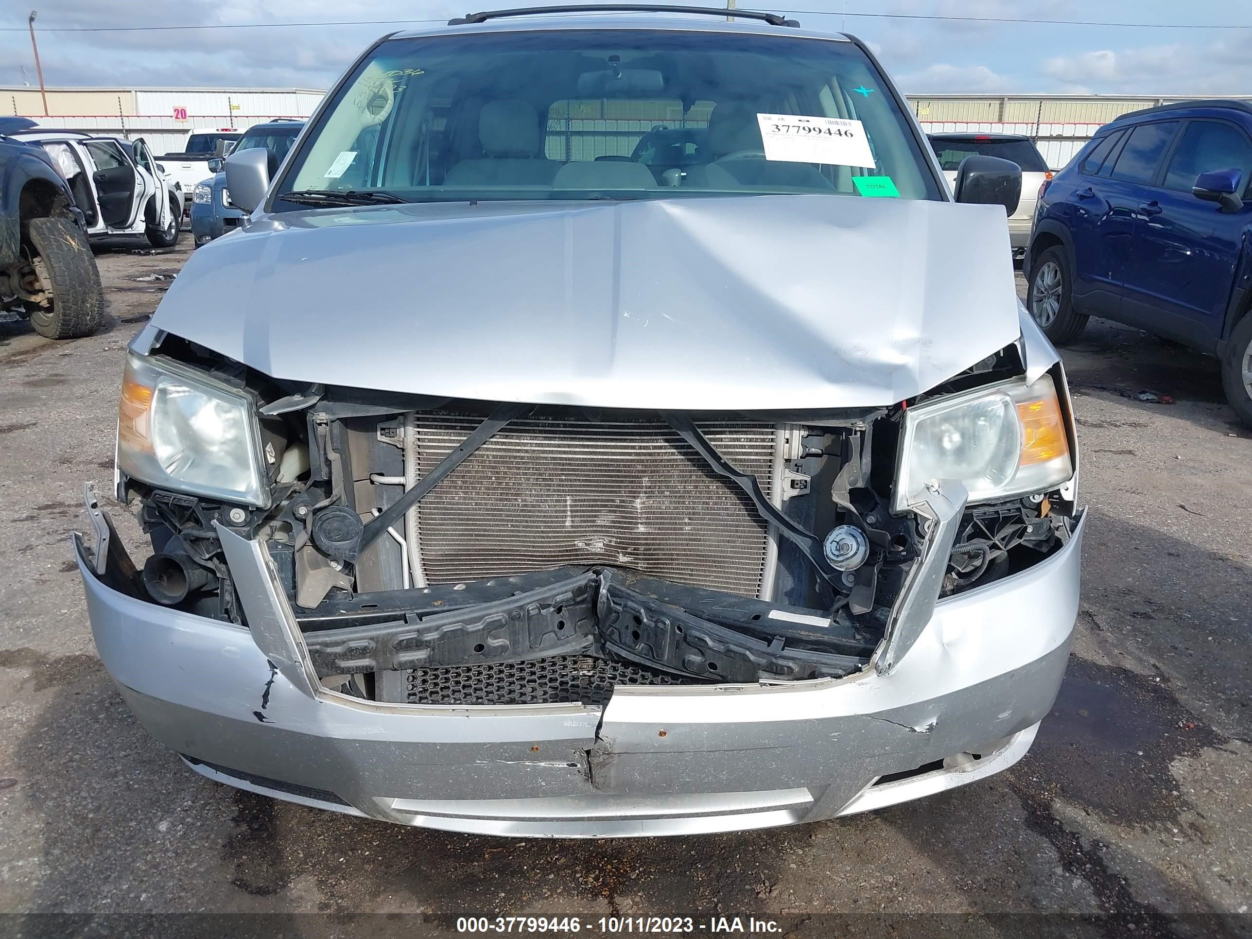 Photo 5 VIN: 2D8HN54199R578882 - DODGE CARAVAN 