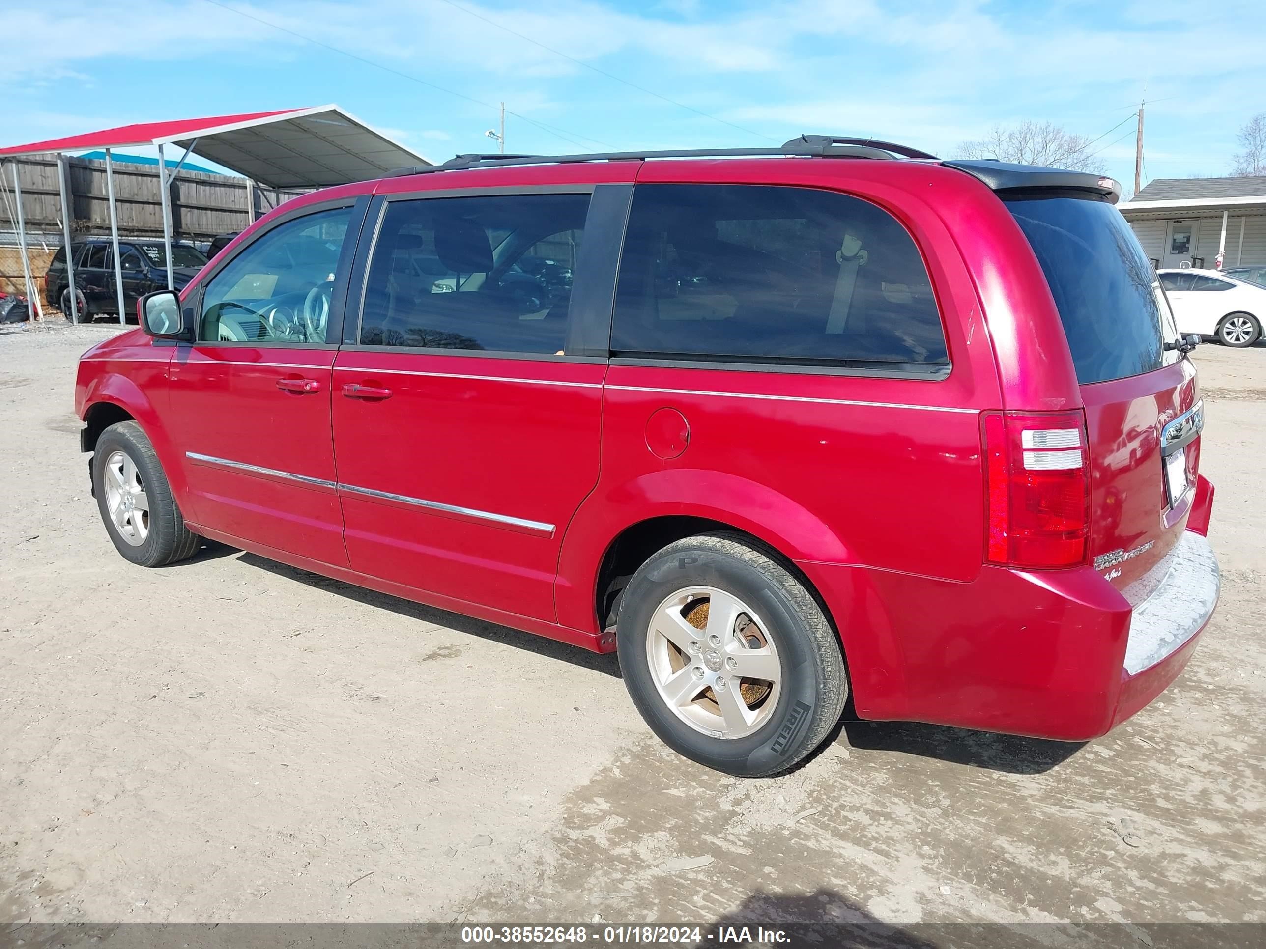 Photo 2 VIN: 2D8HN54P18R109899 - DODGE CARAVAN 