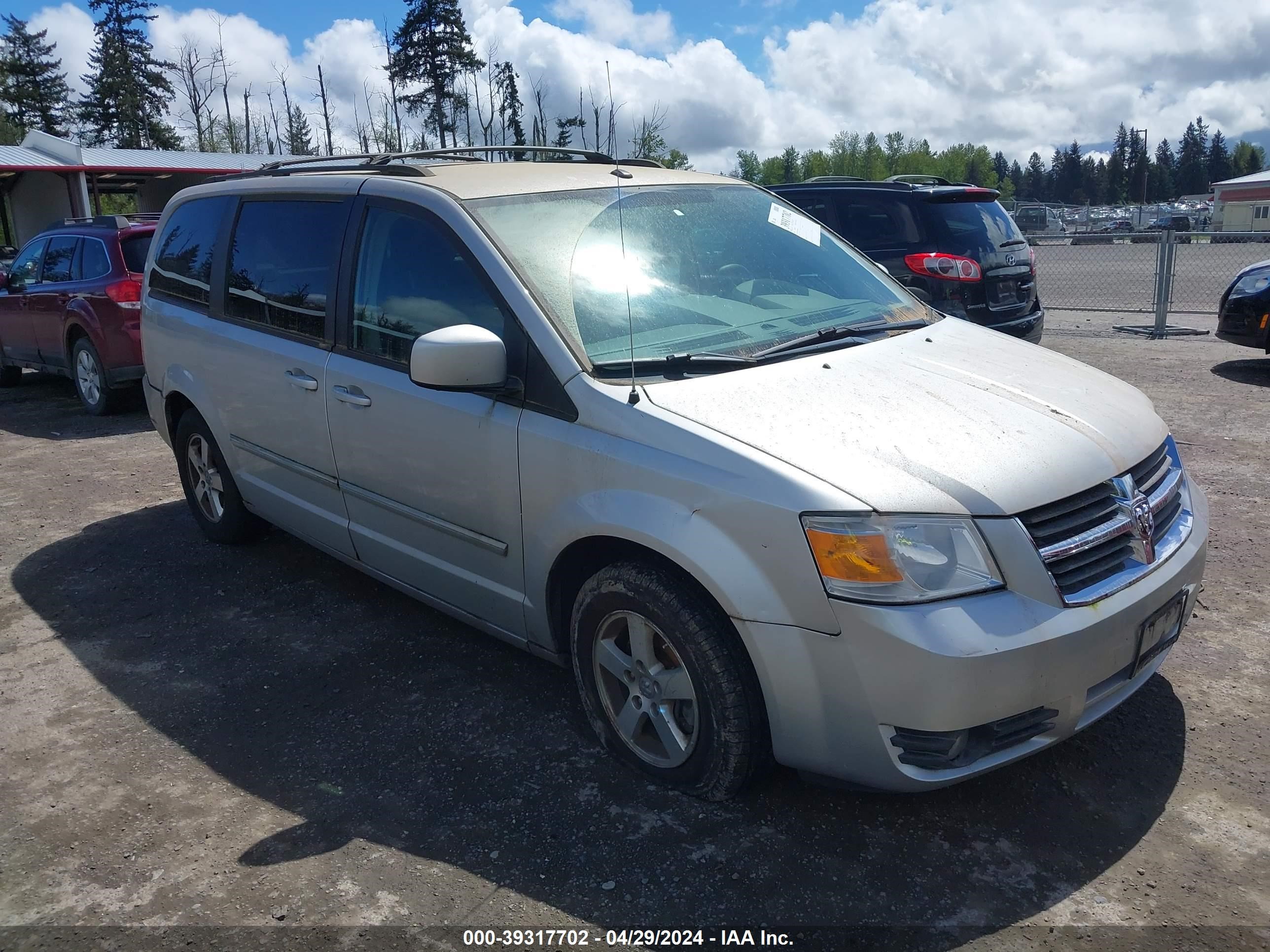 Photo 0 VIN: 2D8HN54P18R819496 - DODGE CARAVAN 