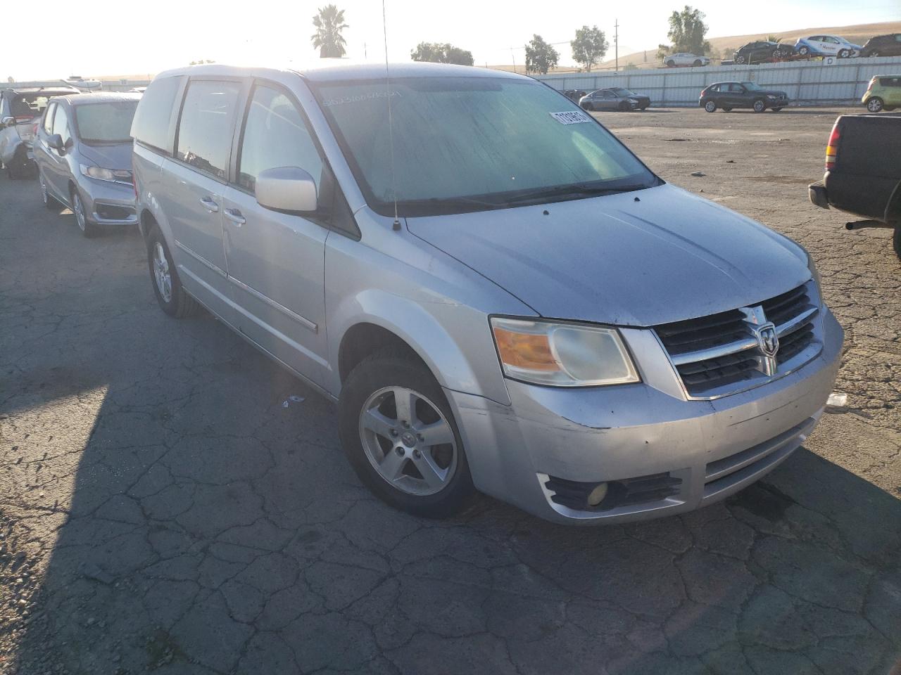 Photo 3 VIN: 2D8HN54P28R697991 - DODGE CARAVAN 