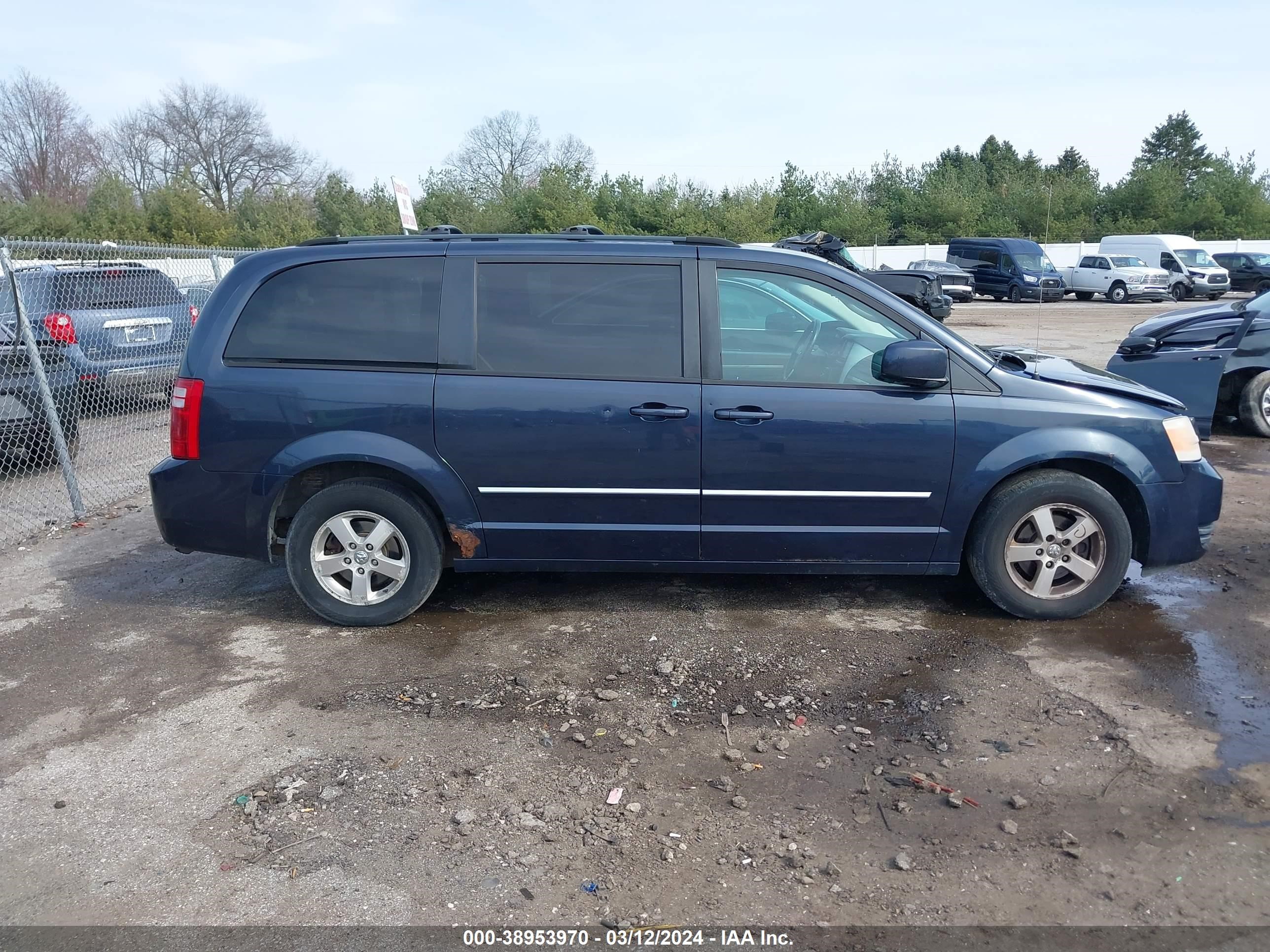 Photo 12 VIN: 2D8HN54P78R832558 - DODGE CARAVAN 