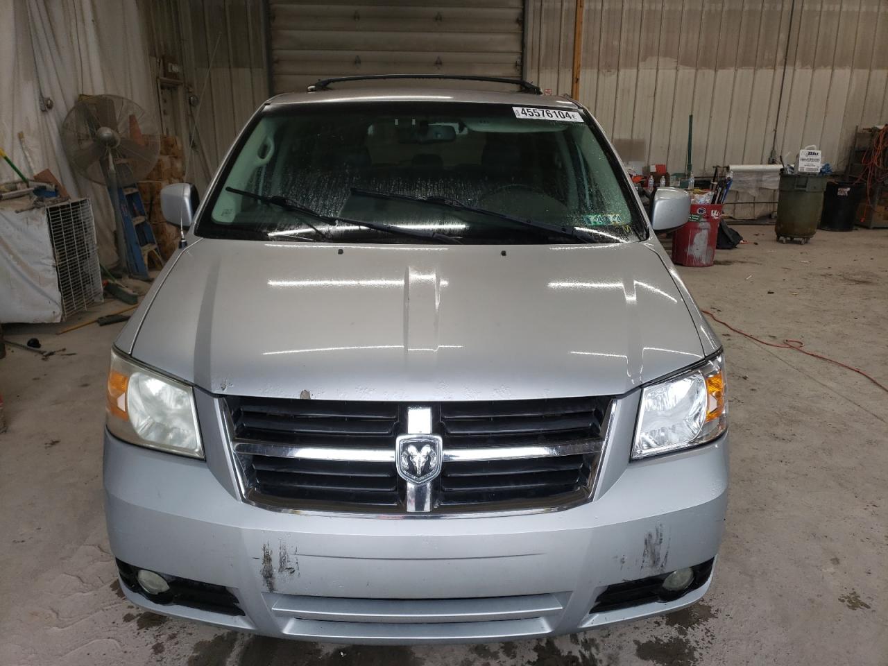 Photo 4 VIN: 2D8HN54X09R668815 - DODGE CARAVAN 