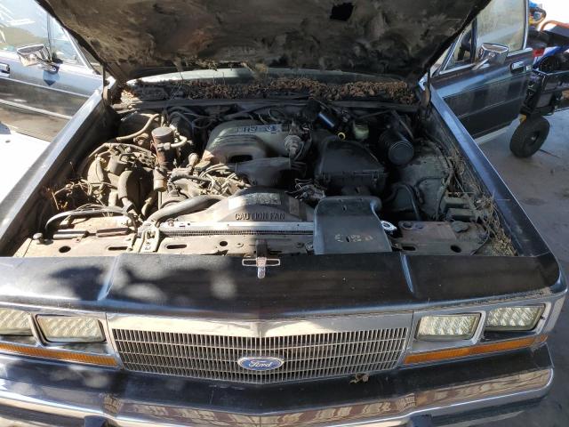 Photo 10 VIN: 2FABP74F3KX122504 - FORD CROWN VIC 