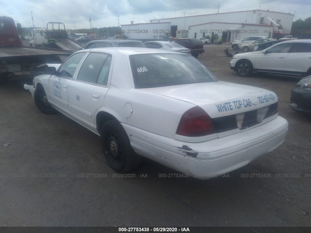 Photo 2 VIN: 2FABP7AV9BX121756 - FORD CROWN VICTORIA 