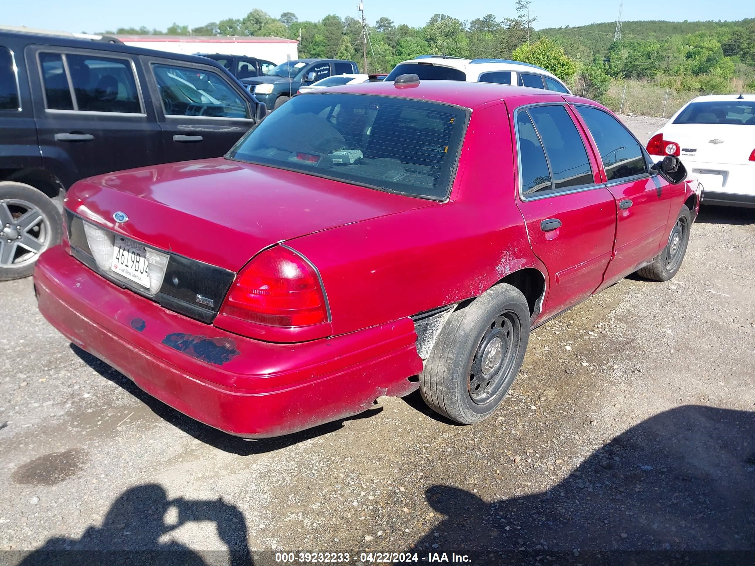 Photo 3 VIN: 2FABP7BV1AX102633 - FORD CROWN VICTORIA 