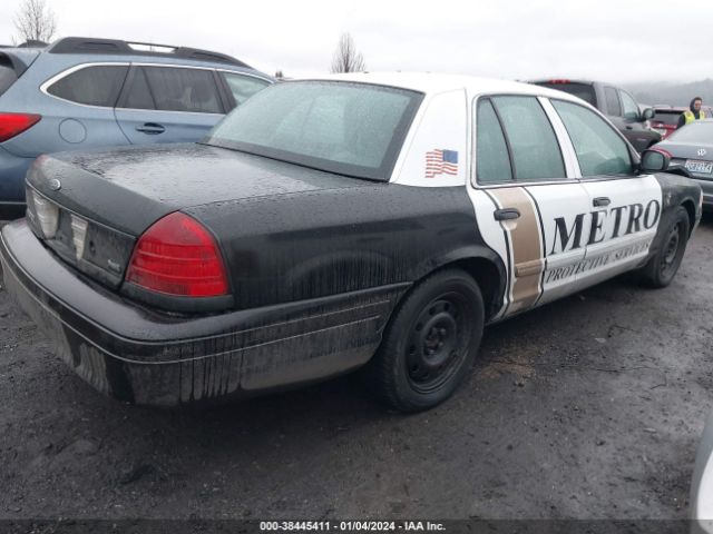 Photo 3 VIN: 2FABP7BV2BX116882 - FORD CROWN VICTORIA 