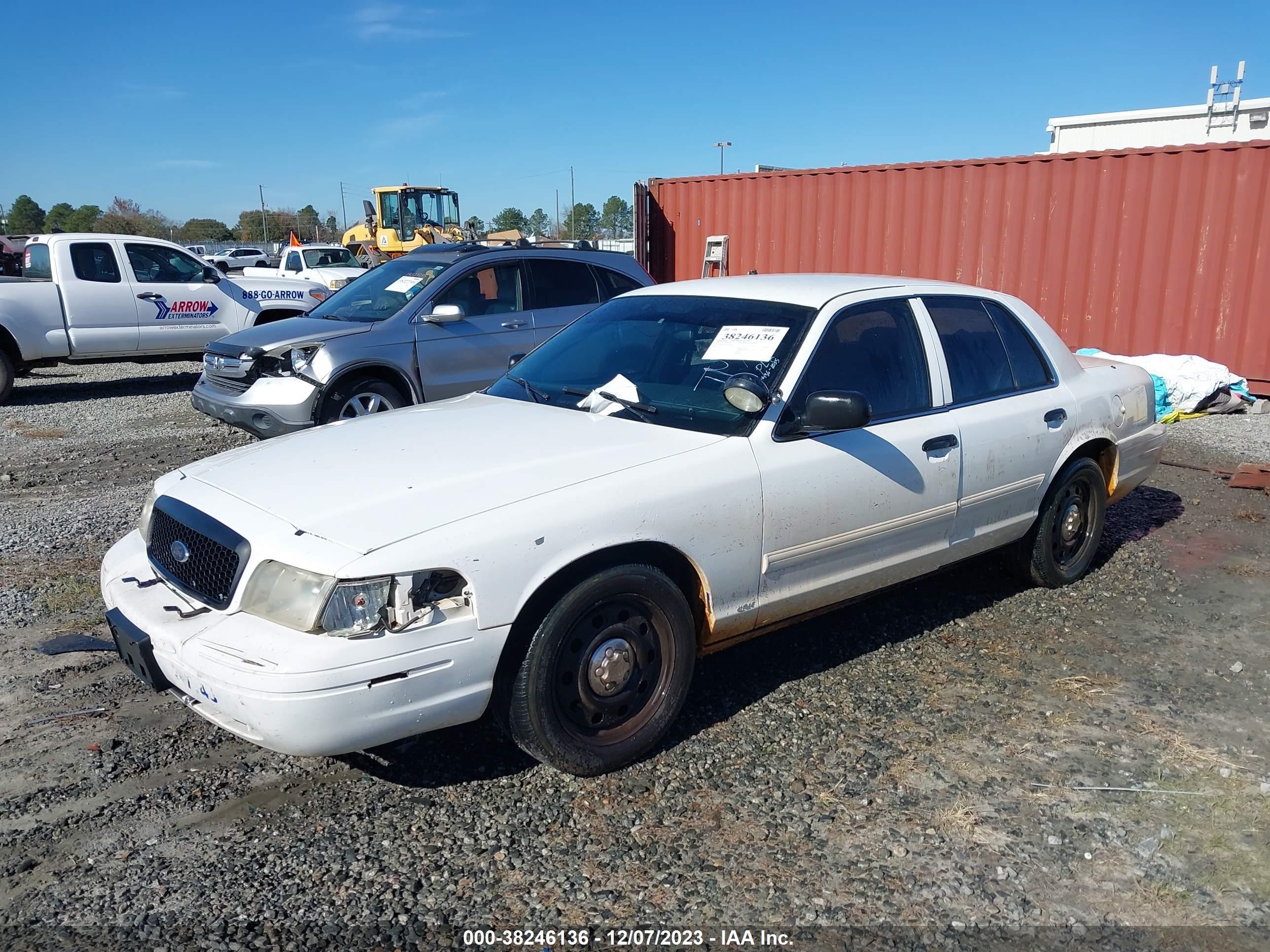 Photo 1 VIN: 2FABP7BV5AX110704 - FORD CROWN VICTORIA 