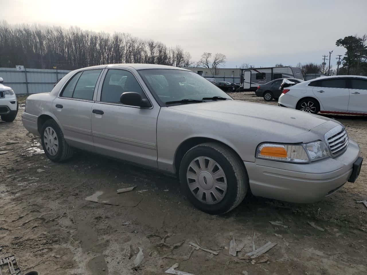 Photo 3 VIN: 2FABP7BV5BX166644 - FORD CROWN VICTORIA 