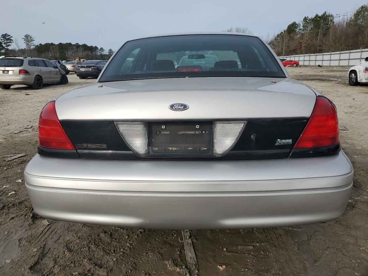 Photo 5 VIN: 2FABP7BV5BX166644 - FORD CROWN VICTORIA 