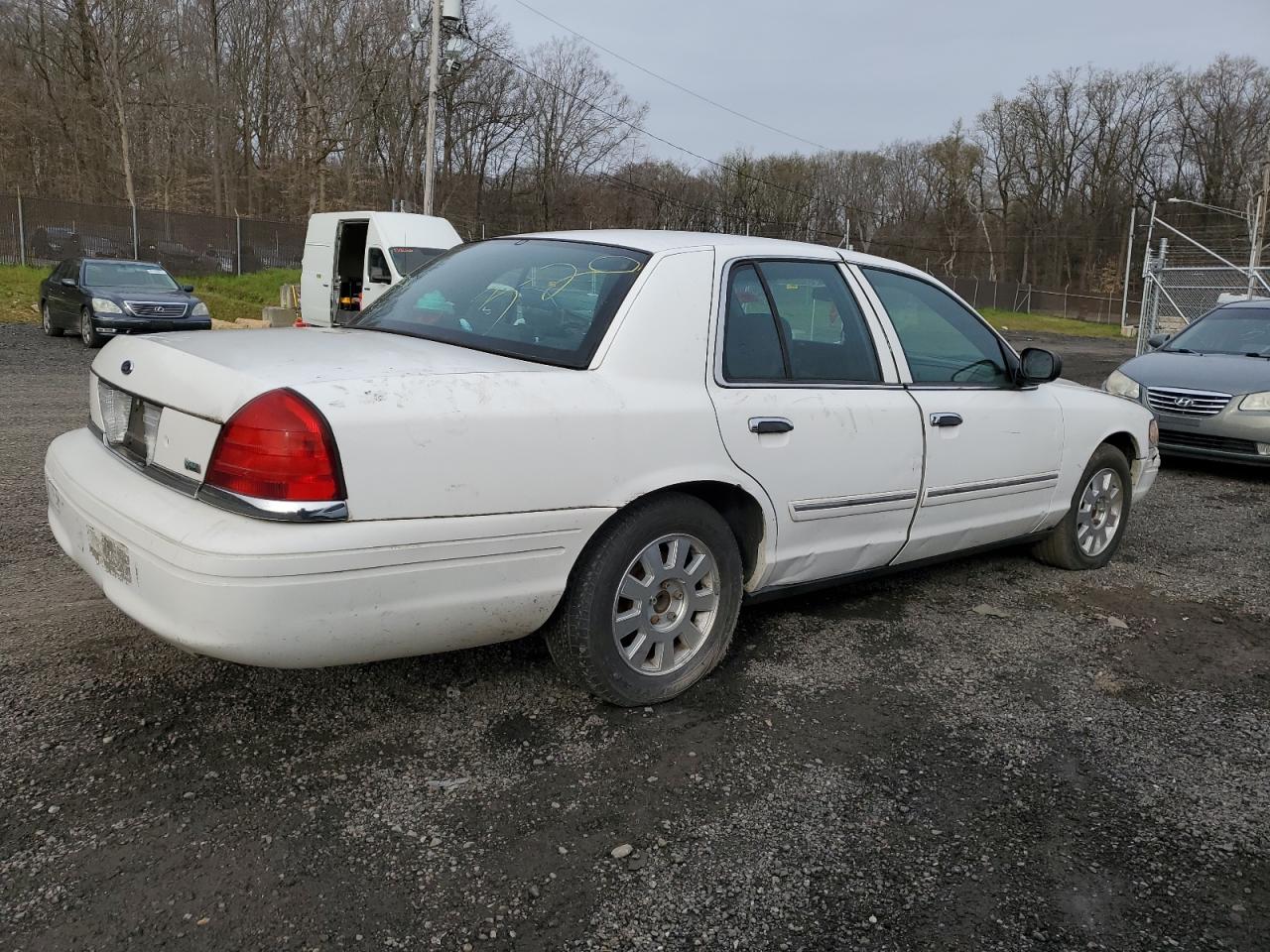 Photo 2 VIN: 2FABP7BV7AX142294 - FORD CROWN VICTORIA 