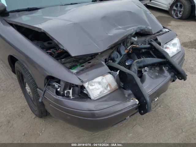 Photo 5 VIN: 2FABP7BV7BX180321 - FORD CROWN VICTORIA 