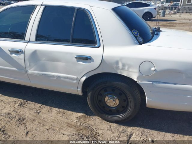 Photo 5 VIN: 2FABP7BV8AX146340 - FORD CROWN VICTORIA 