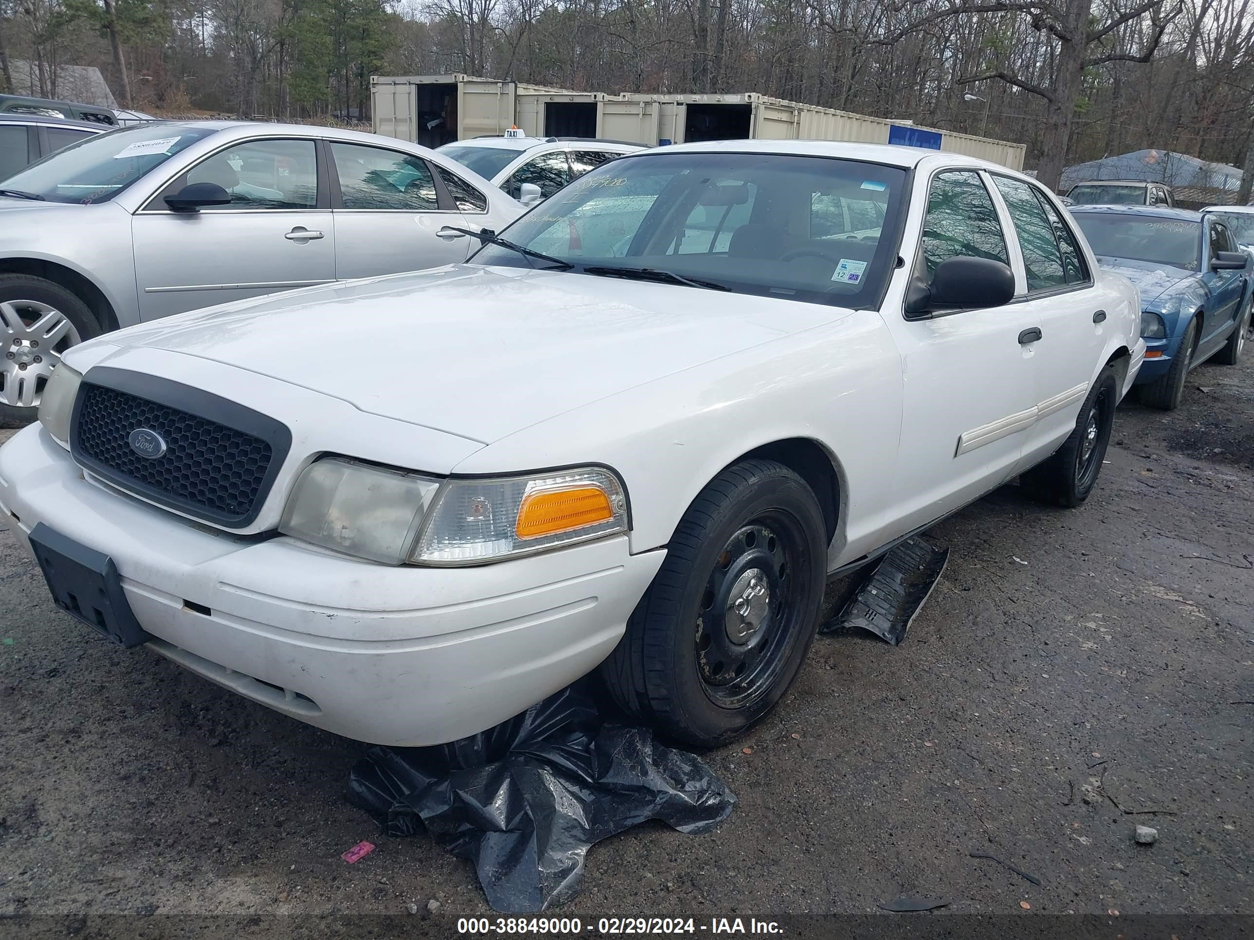 Photo 1 VIN: 2FABP7BV9AX121138 - FORD CROWN VICTORIA 