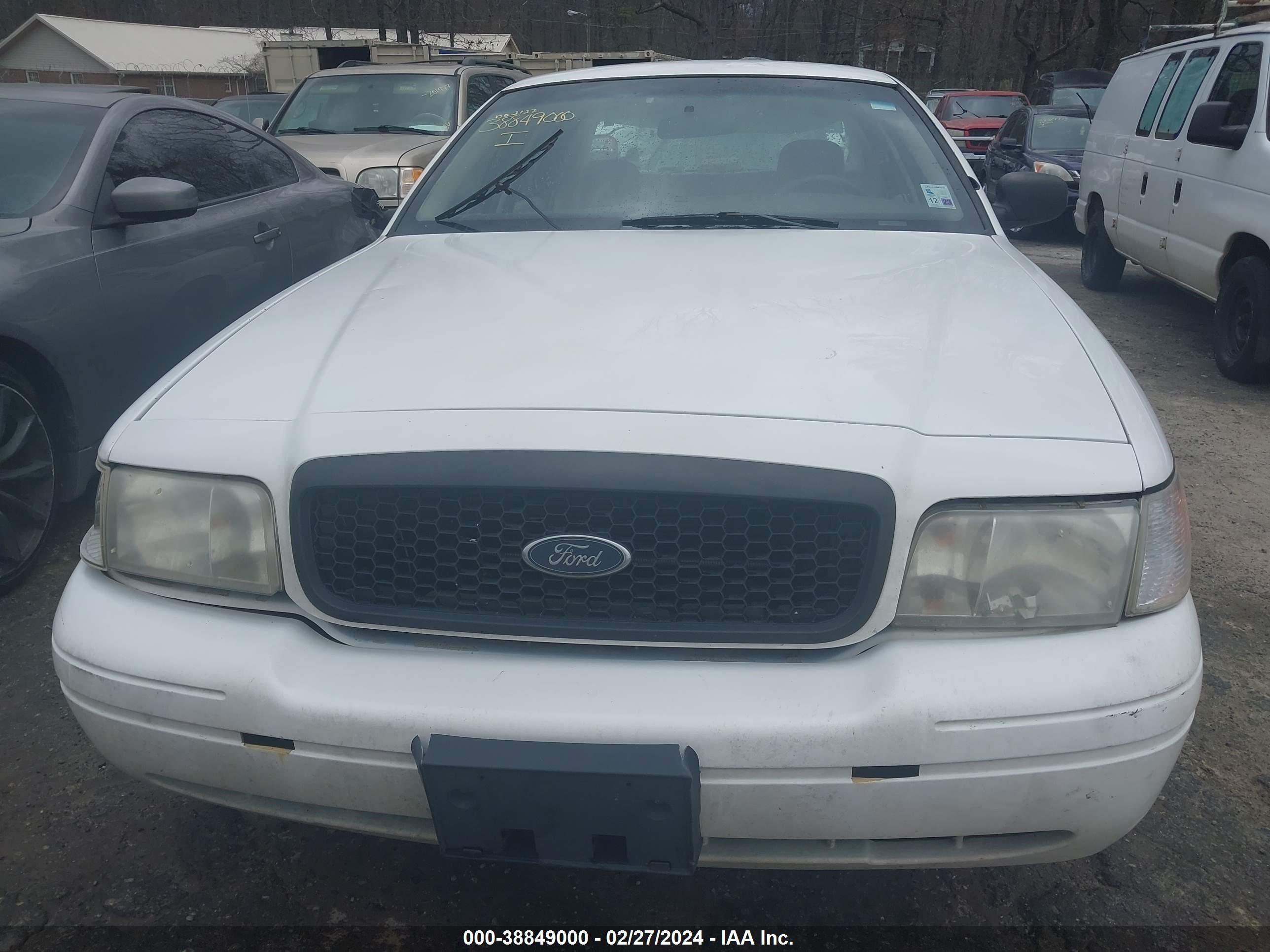 Photo 11 VIN: 2FABP7BV9AX121138 - FORD CROWN VICTORIA 