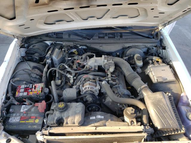 Photo 6 VIN: 2FABP7BV9BX123800 - FORD CROWN VICT 