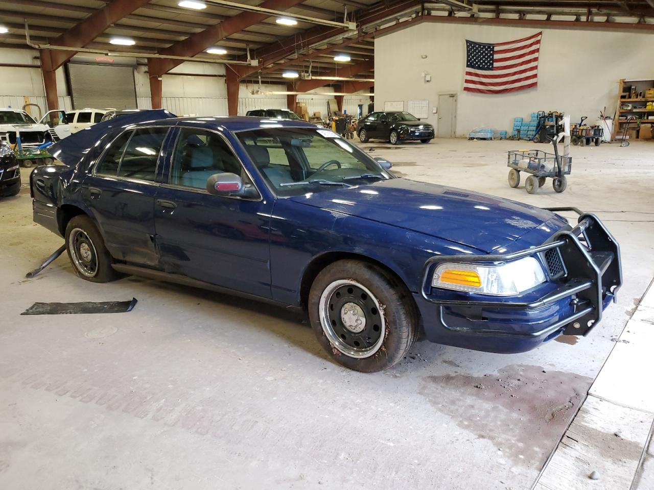 Photo 3 VIN: 2FABP7BVXAX117552 - FORD CROWN VICTORIA 