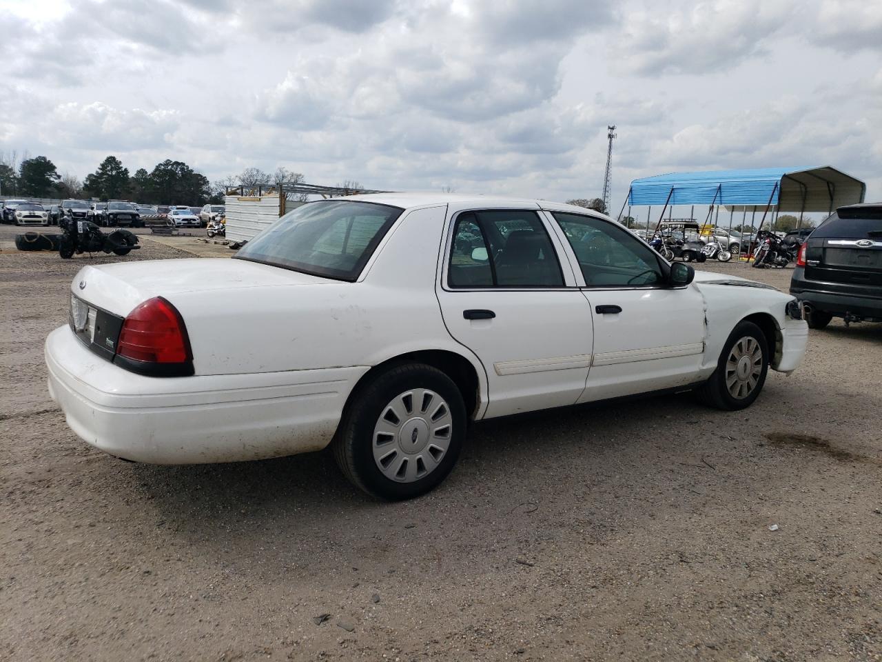 Photo 2 VIN: 2FABP7BVXAX143603 - FORD CROWN VICTORIA 