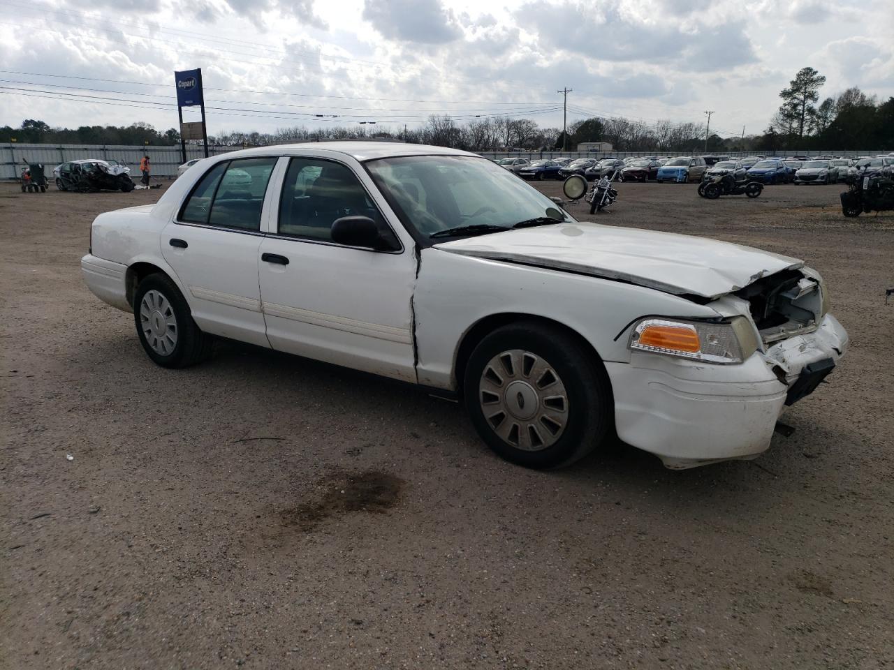 Photo 3 VIN: 2FABP7BVXAX143603 - FORD CROWN VICTORIA 