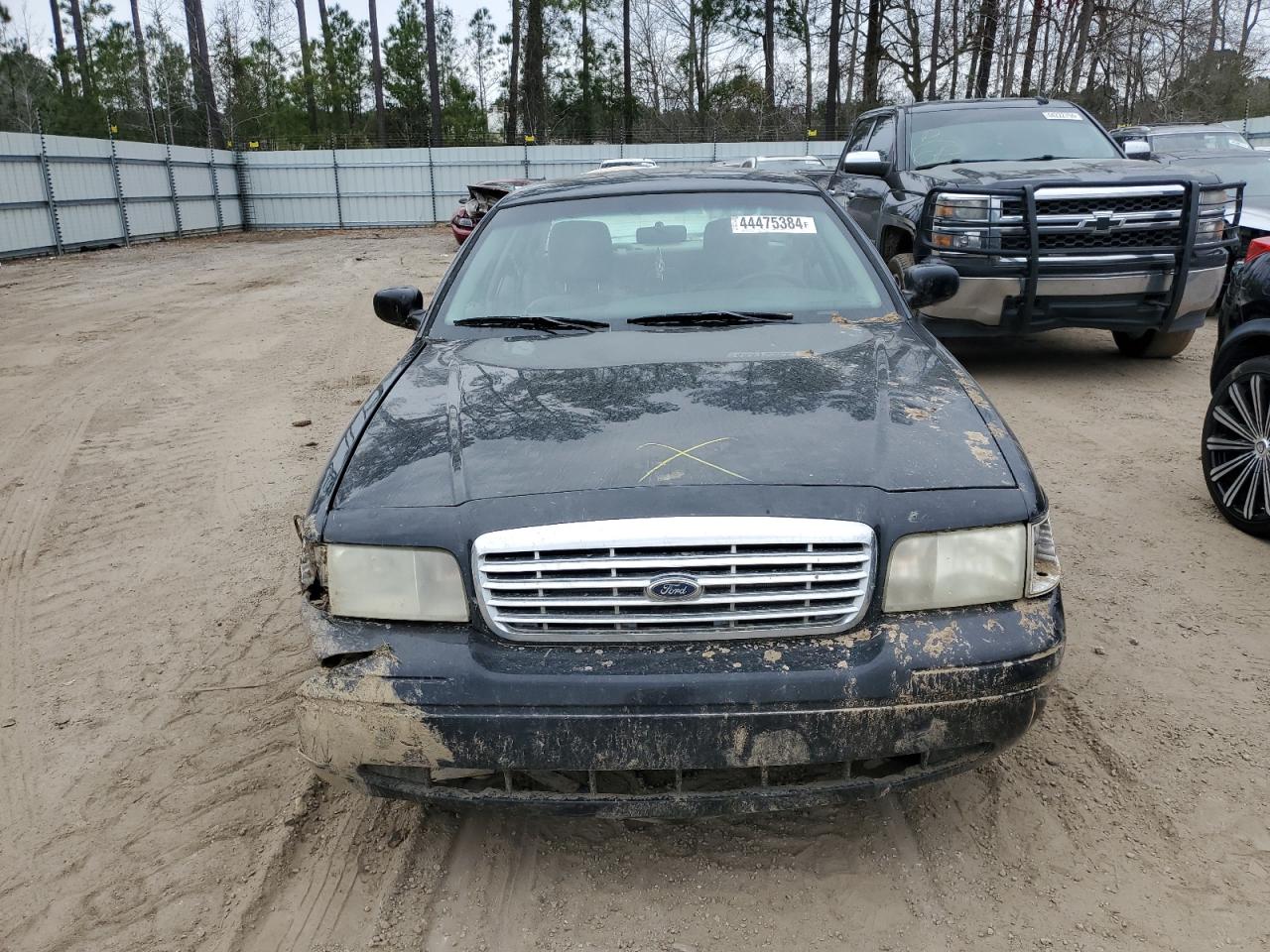 Photo 4 VIN: 2FABP7EV1BX177488 - FORD CROWN VICTORIA 