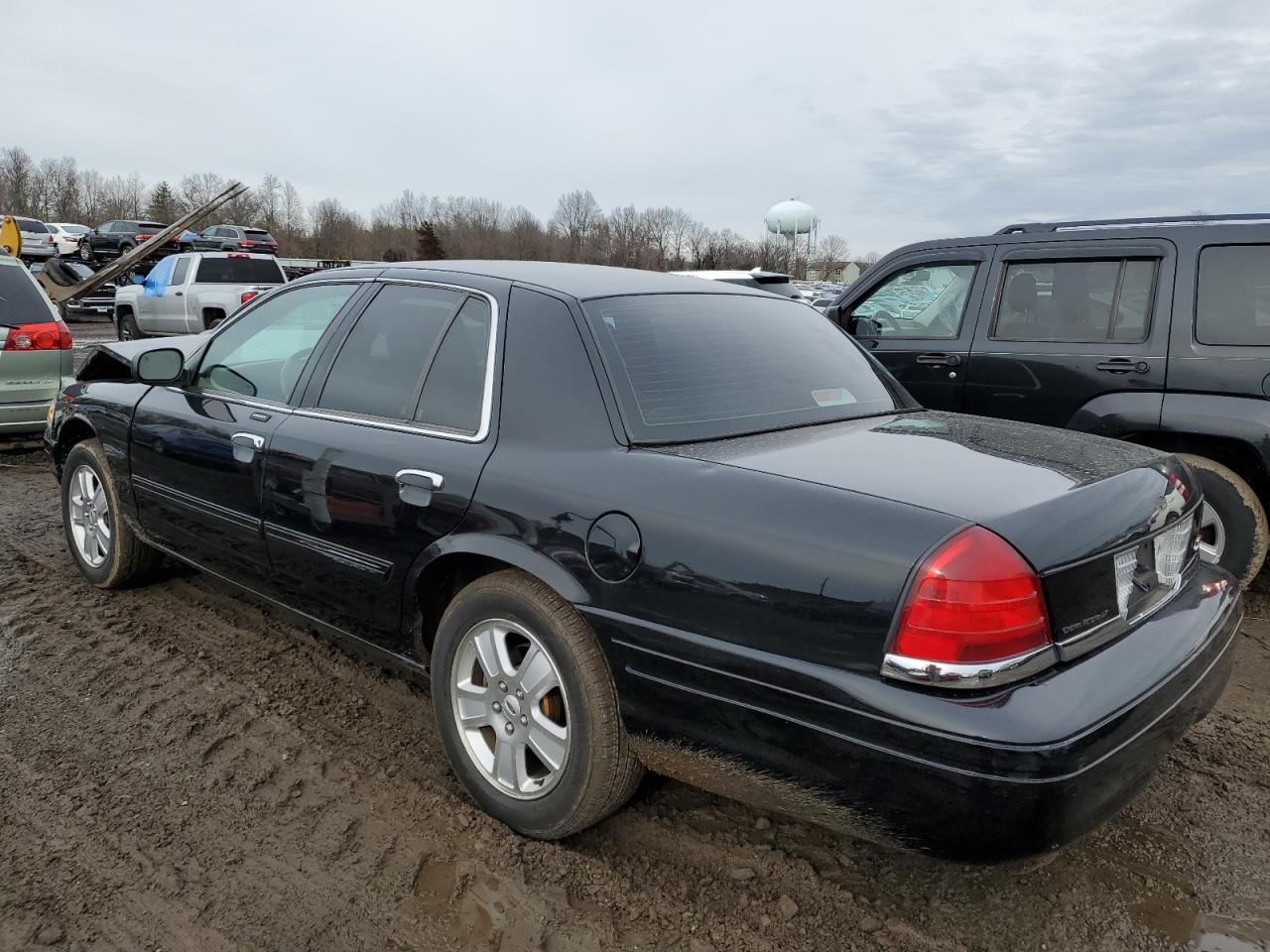 Photo 1 VIN: 2FABP7EV4BX183947 - FORD CROWN VICTORIA 