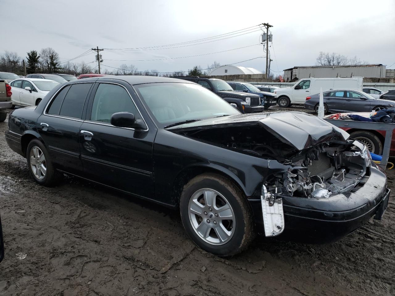 Photo 3 VIN: 2FABP7EV4BX183947 - FORD CROWN VICTORIA 