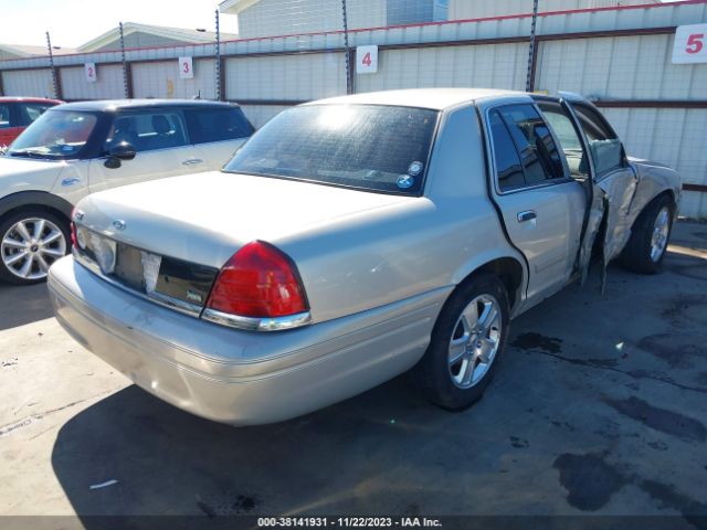 Photo 3 VIN: 2FABP7EV7BX141059 - FORD CROWN VICTORIA 