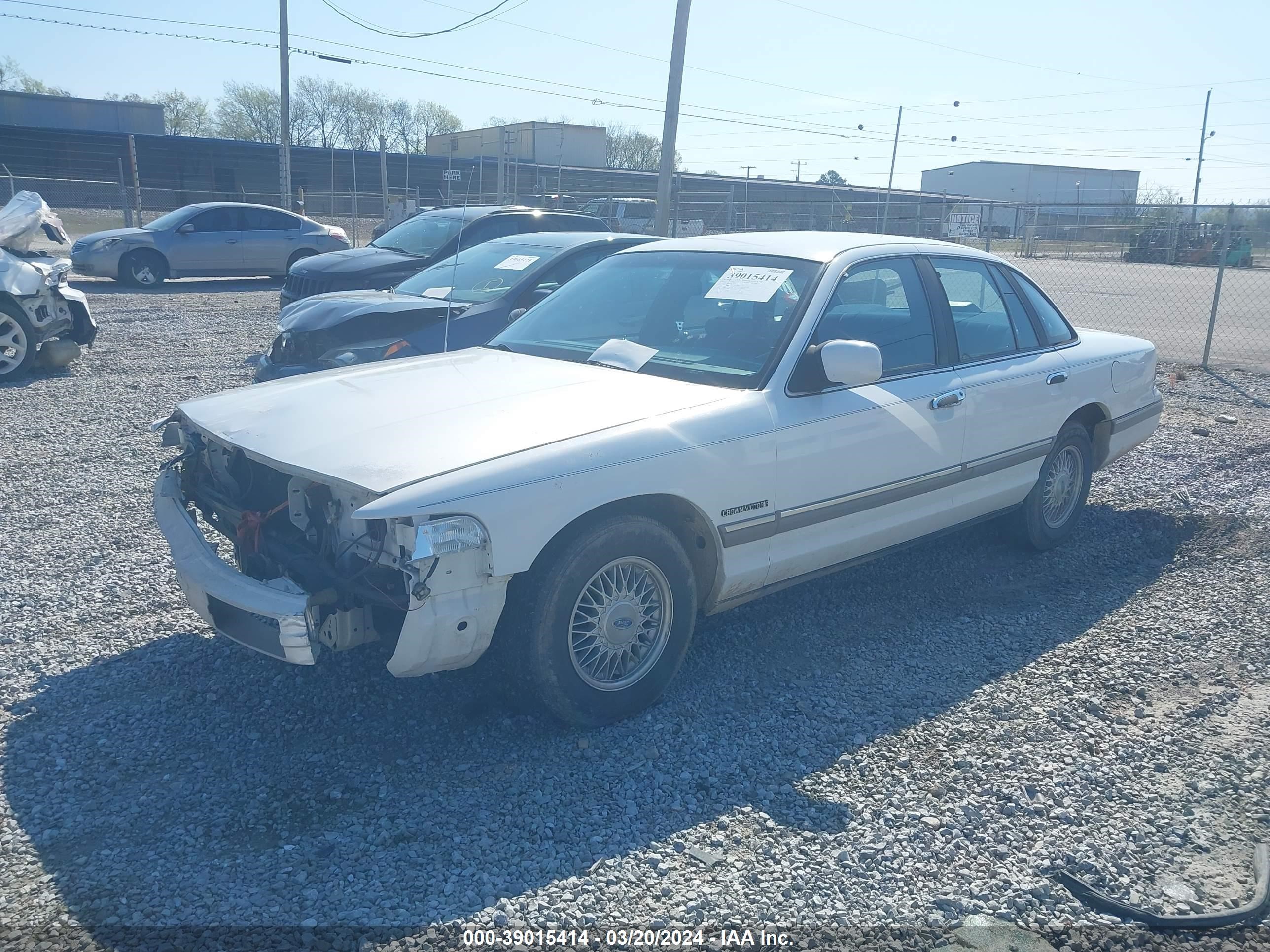 Photo 1 VIN: 2FACP74W9NX232773 - FORD CROWN VICTORIA 