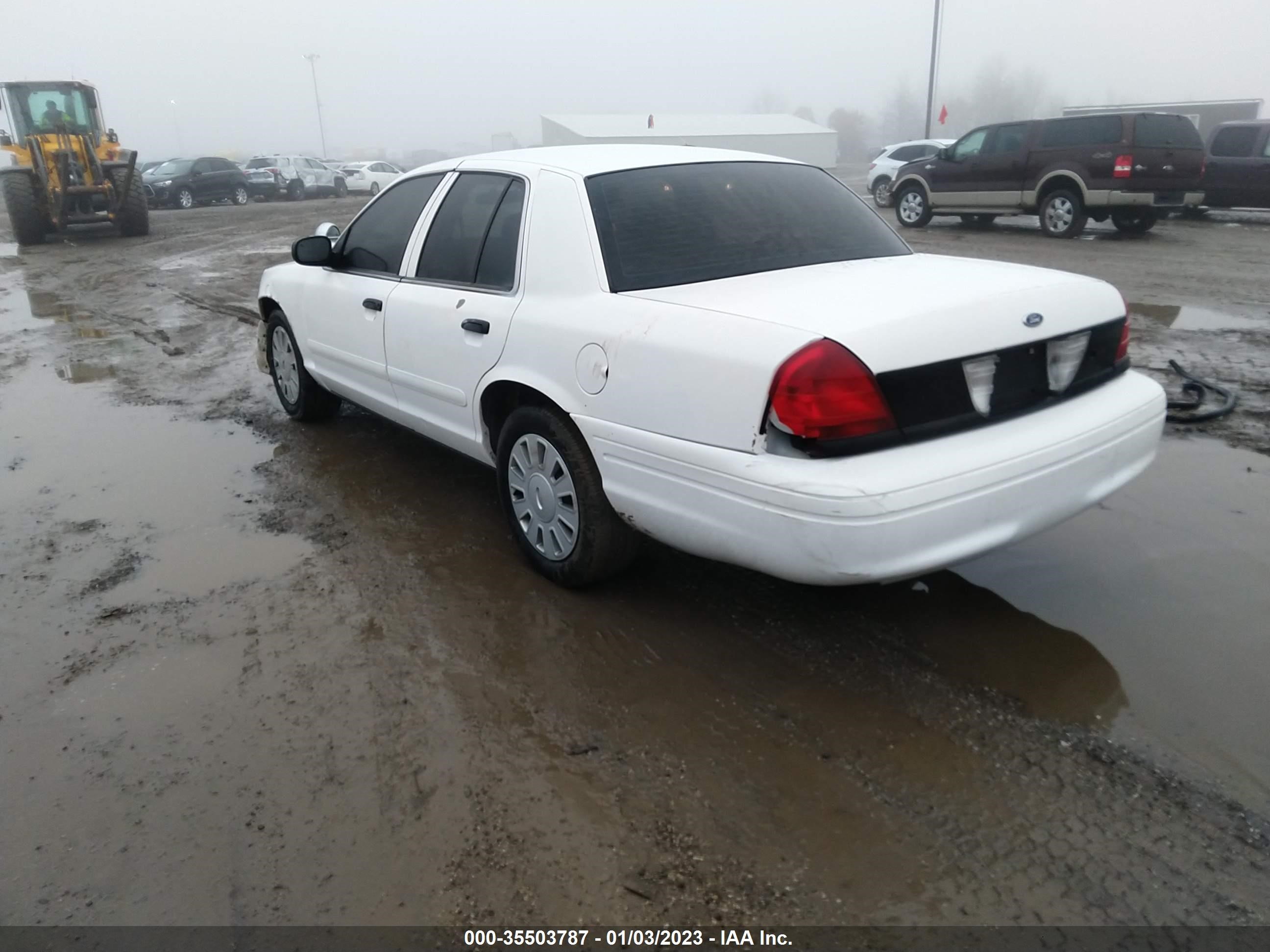 Photo 2 VIN: 2FAFP71V08X103947 - FORD POLICE 