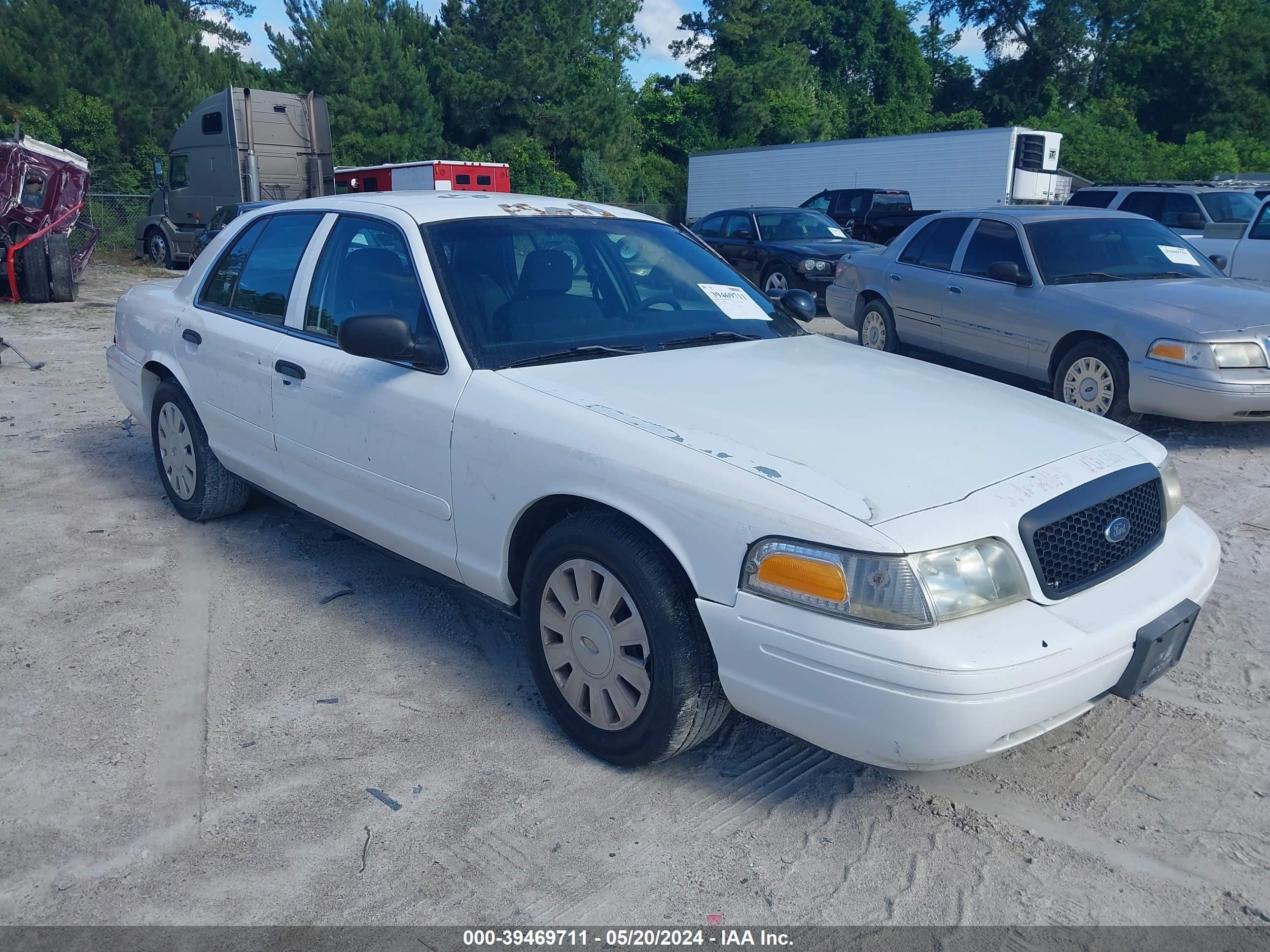 Photo 0 VIN: 2FAFP71V38X106146 - FORD CROWN VICTORIA 