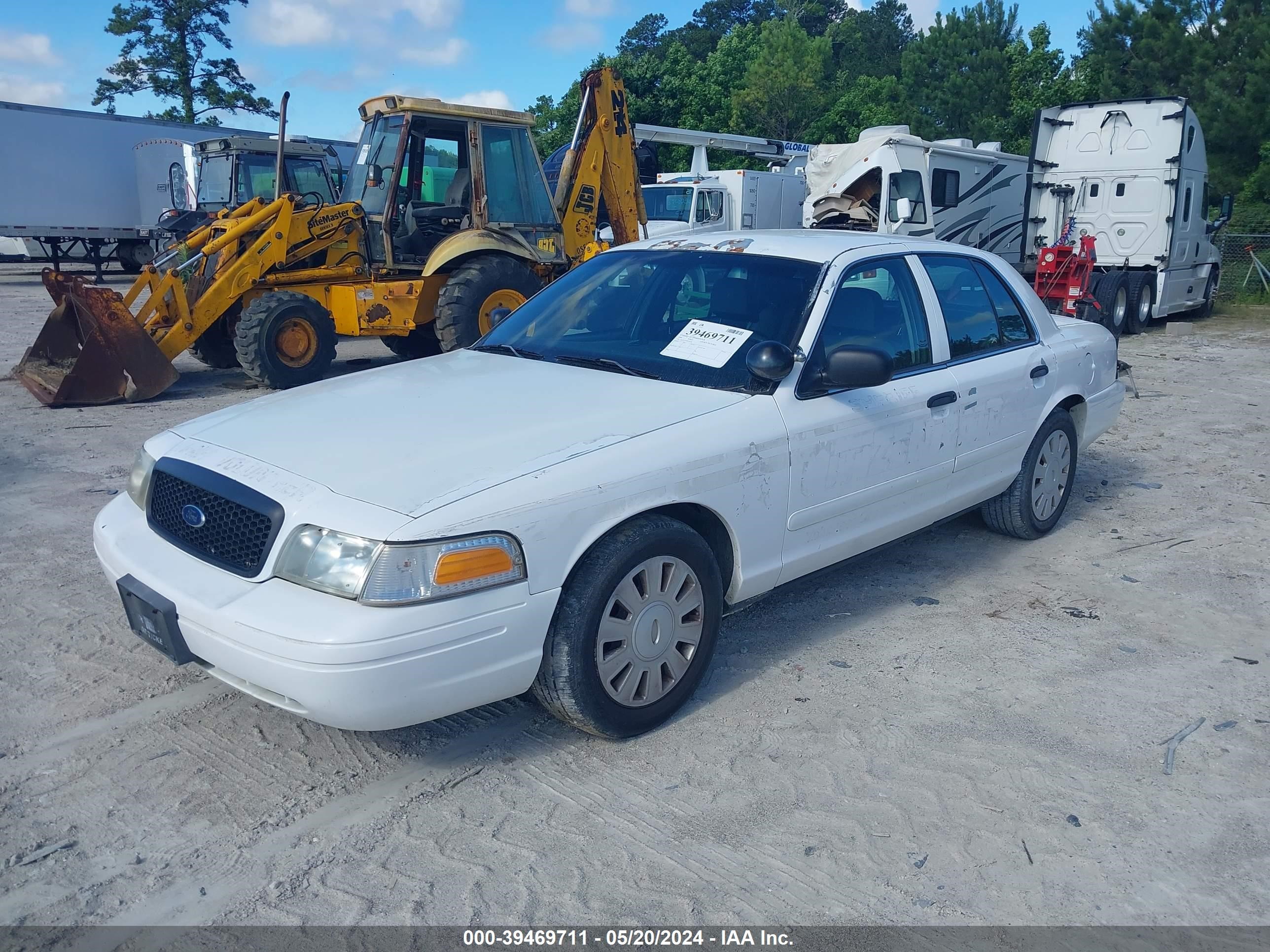 Photo 1 VIN: 2FAFP71V38X106146 - FORD CROWN VICTORIA 