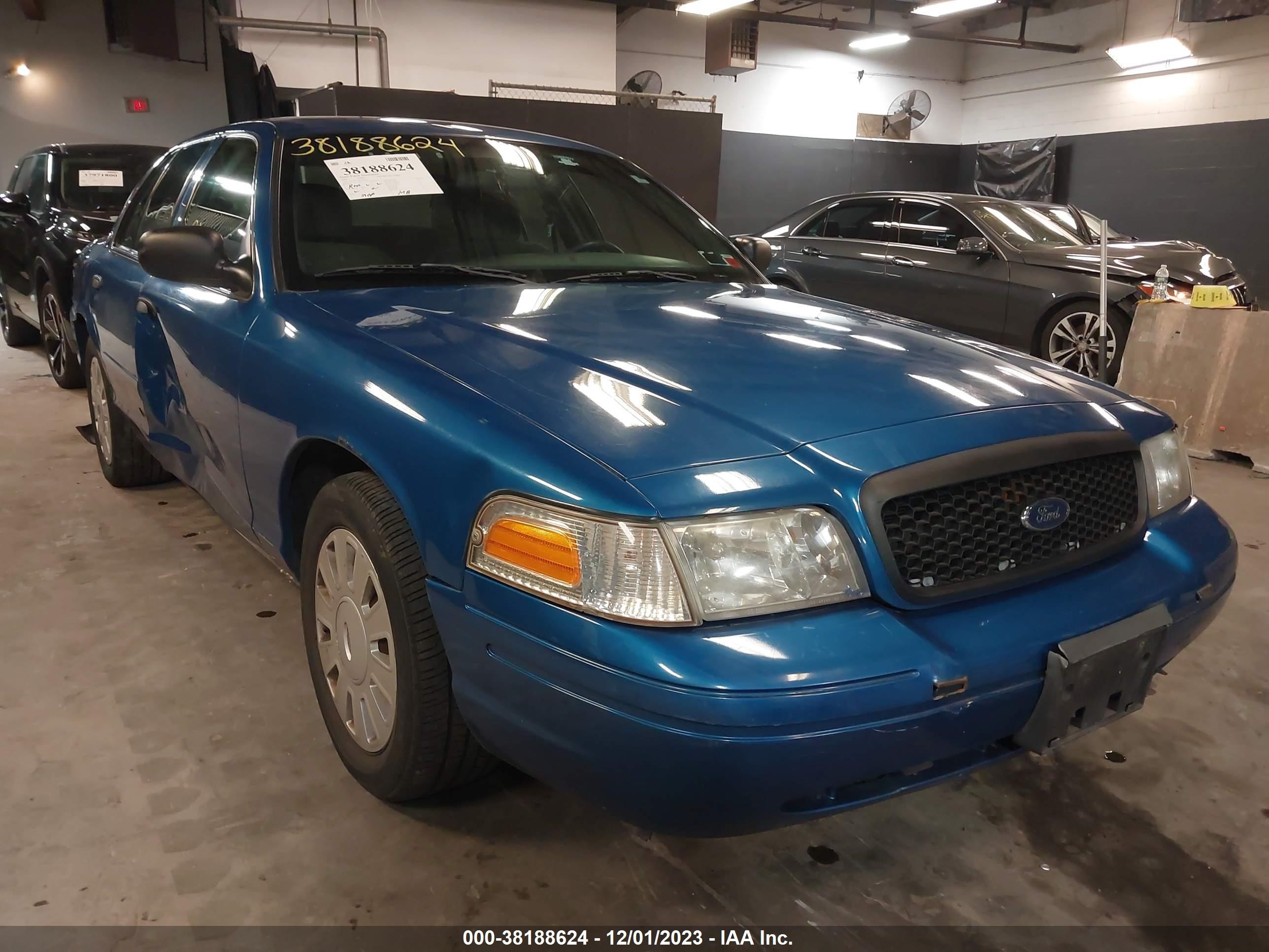 Photo 0 VIN: 2FAFP71V38X176584 - FORD CROWN VICTORIA 