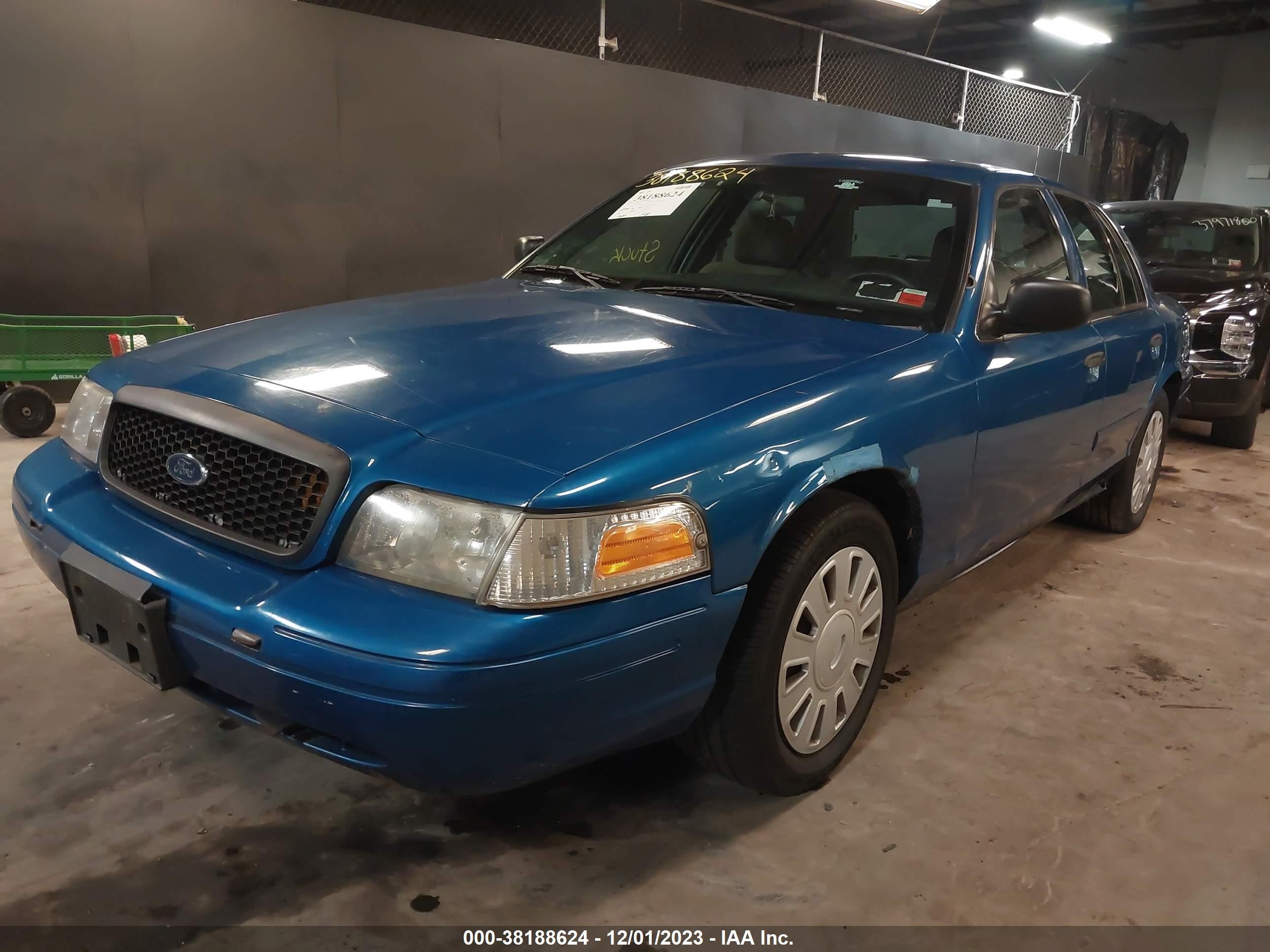 Photo 1 VIN: 2FAFP71V38X176584 - FORD CROWN VICTORIA 